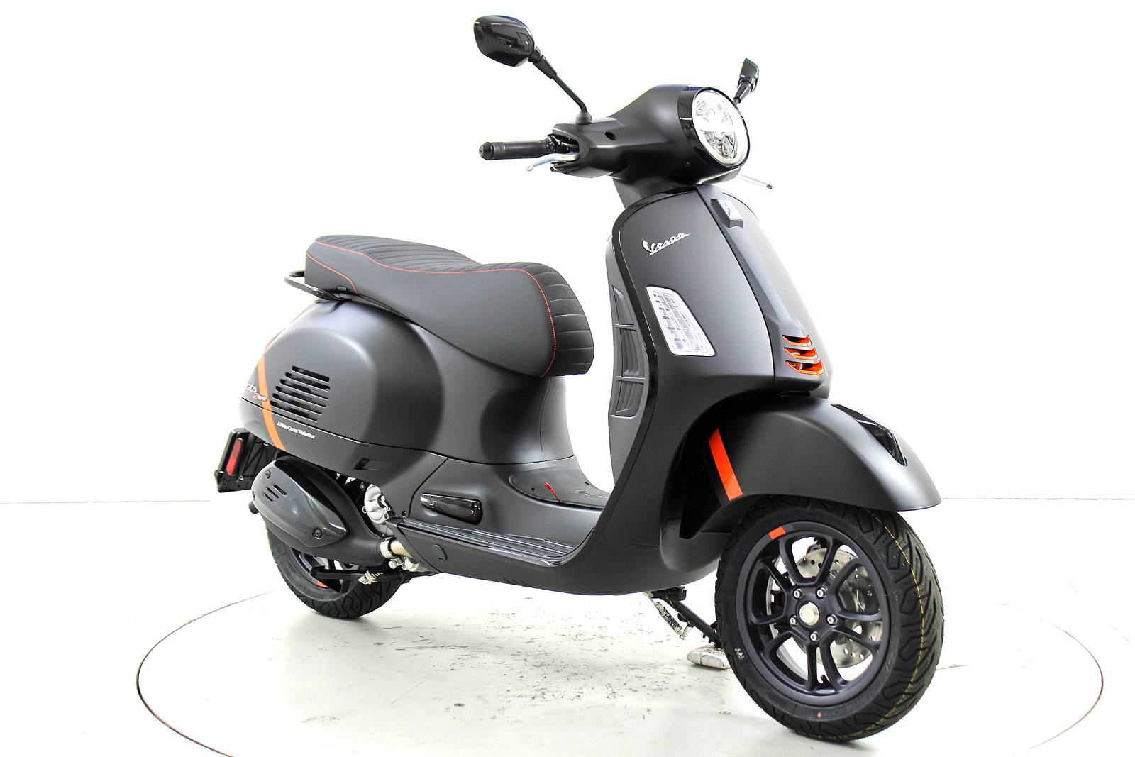 PIAGGIO Vespa GTS 300 Super Sport ABS-image-1