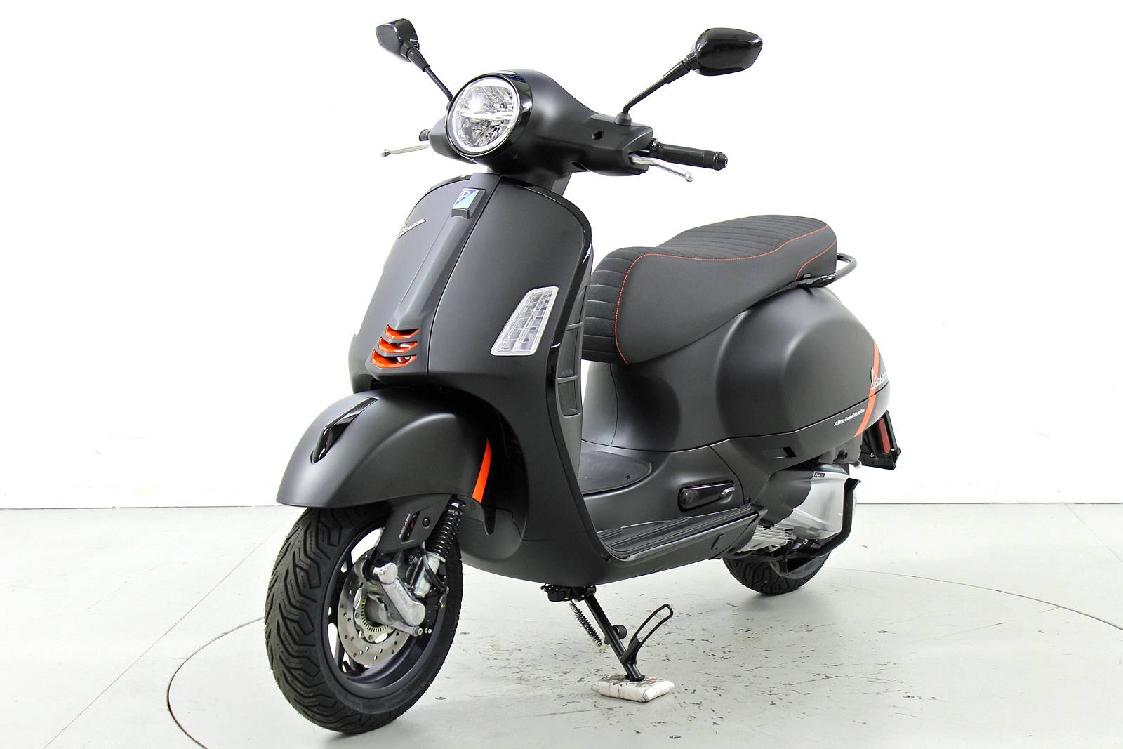 PIAGGIO Vespa GTS 300 Super Sport ABS-image-2