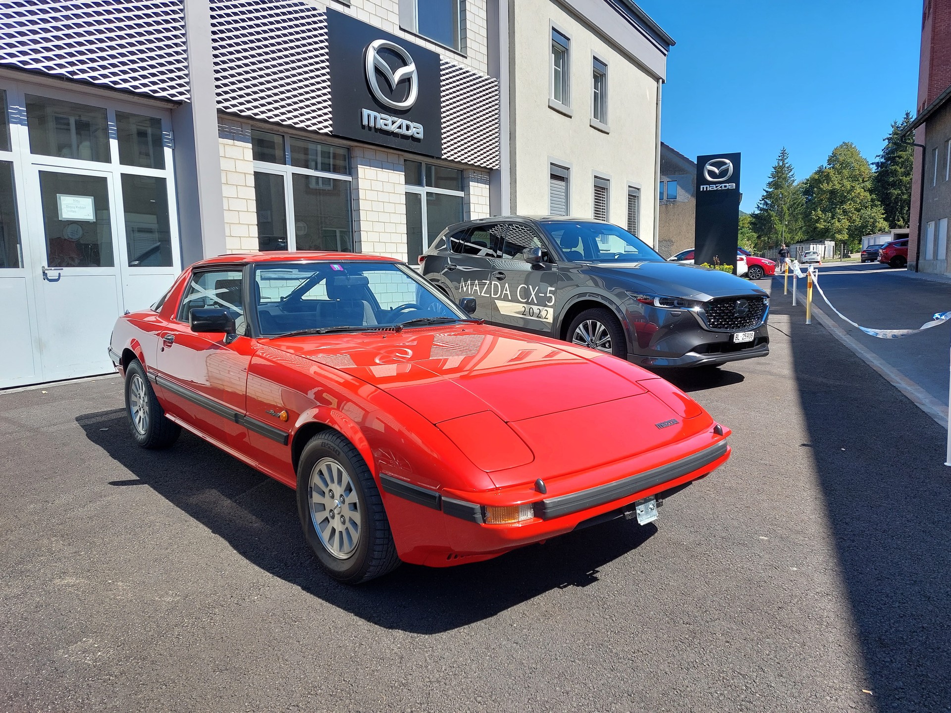 MAZDA RX-7-showroom-element-3