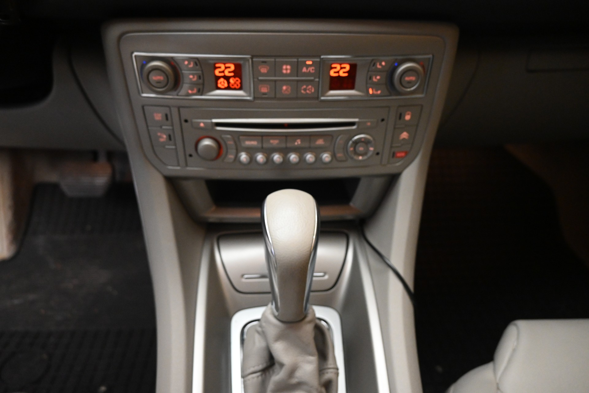 CITROEN C5 Tourer 2.2 HDi Exclusive Automatic-image-9