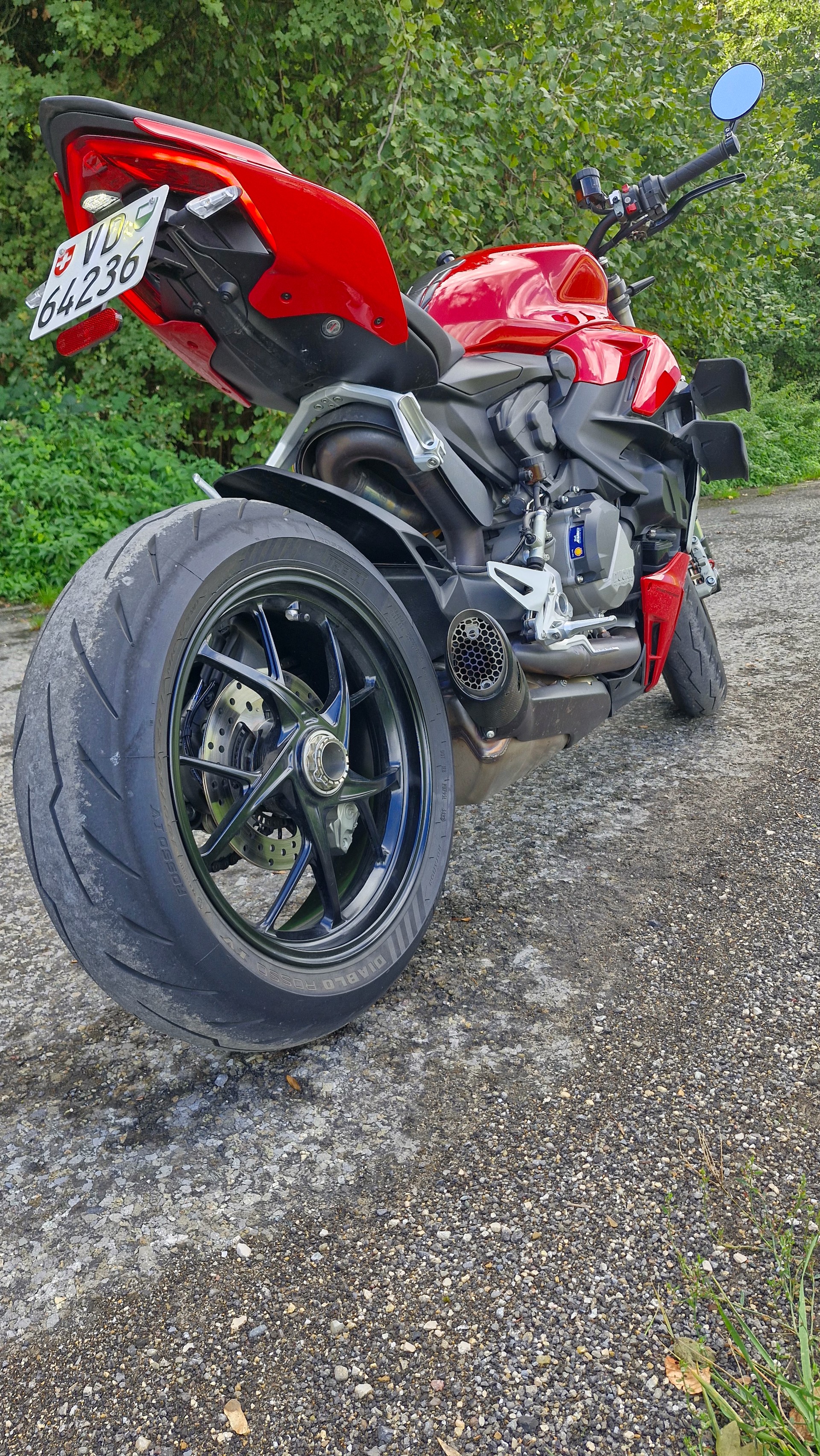 DUCATI Streetfighter V2-image-1