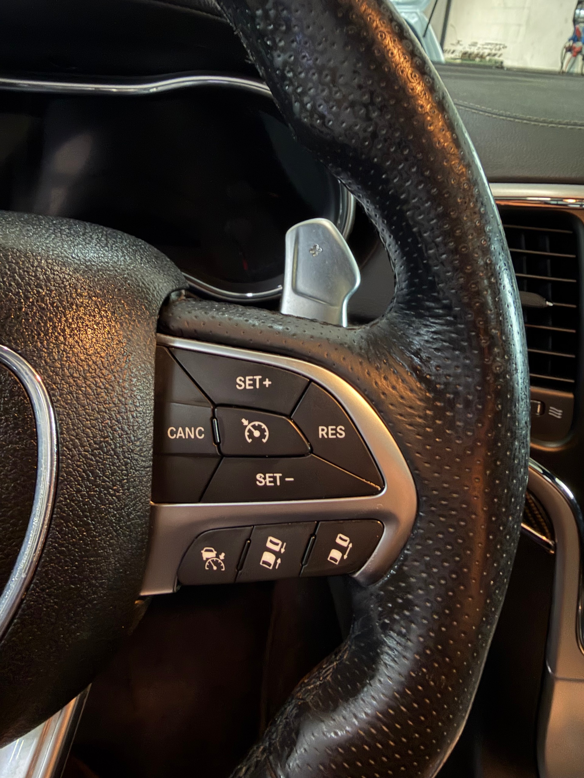 JEEP Grand Cherokee 6.4 V8 HEMI SRT8 Automatic-image-20