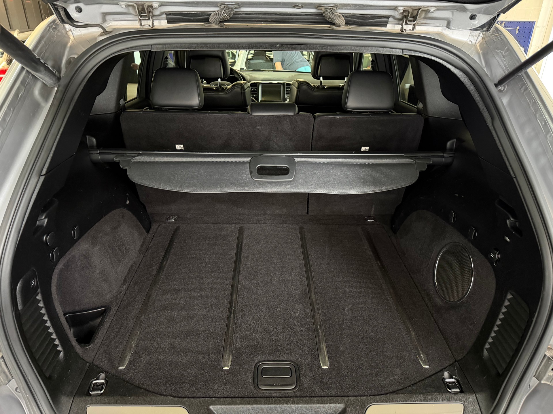 JEEP Grand Cherokee 6.4 V8 HEMI SRT8 Automatic-image-25