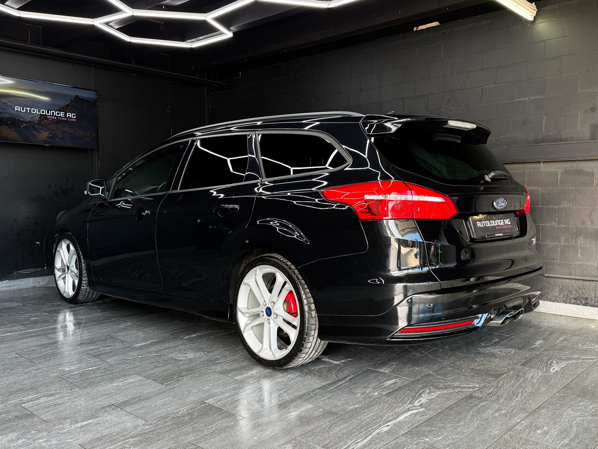 FORD Focus 2.0 SCTi ST2-showroom-element-2