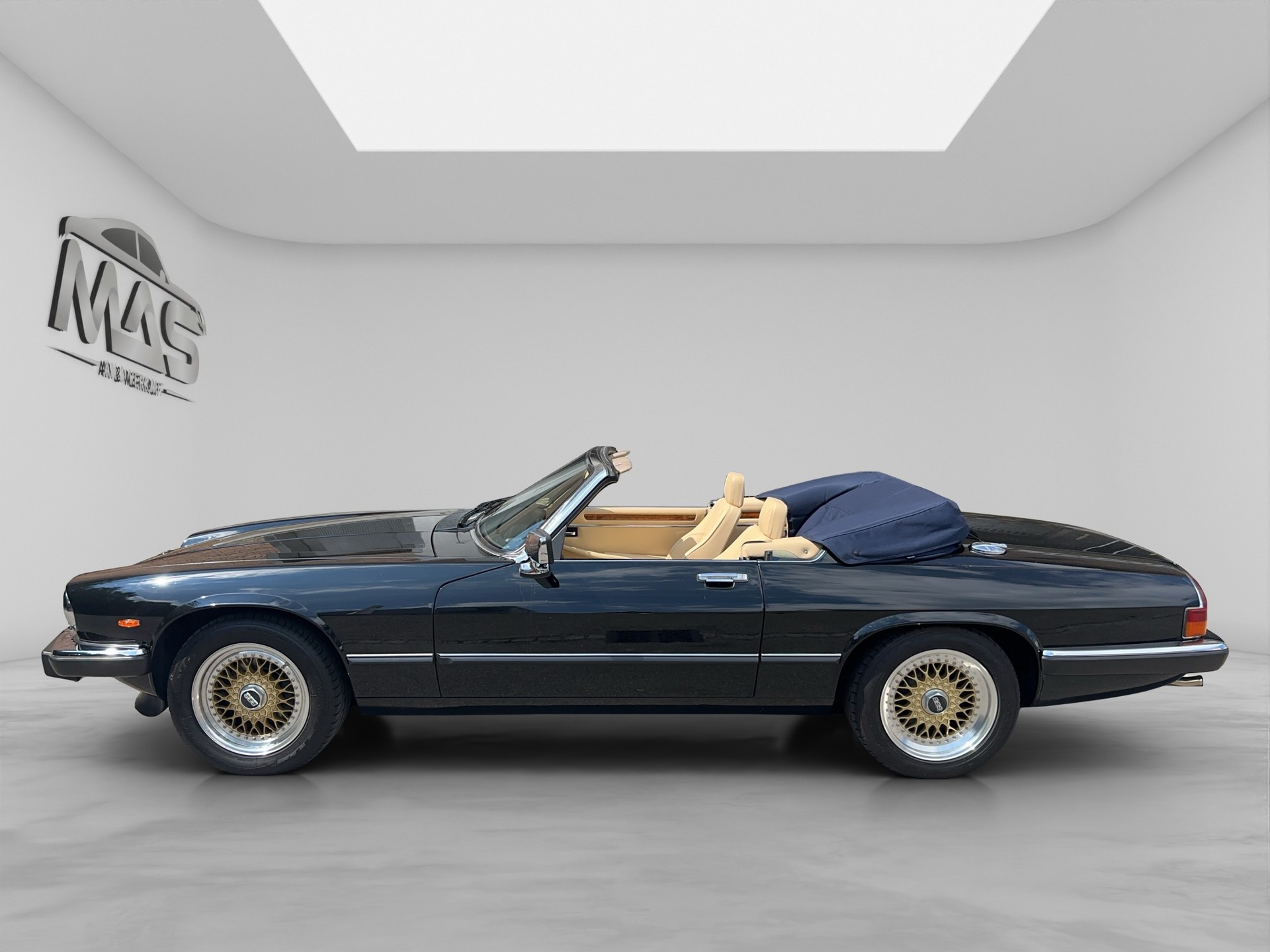 JAGUAR XJ12 5.3 Sovereign-showroom-element-2