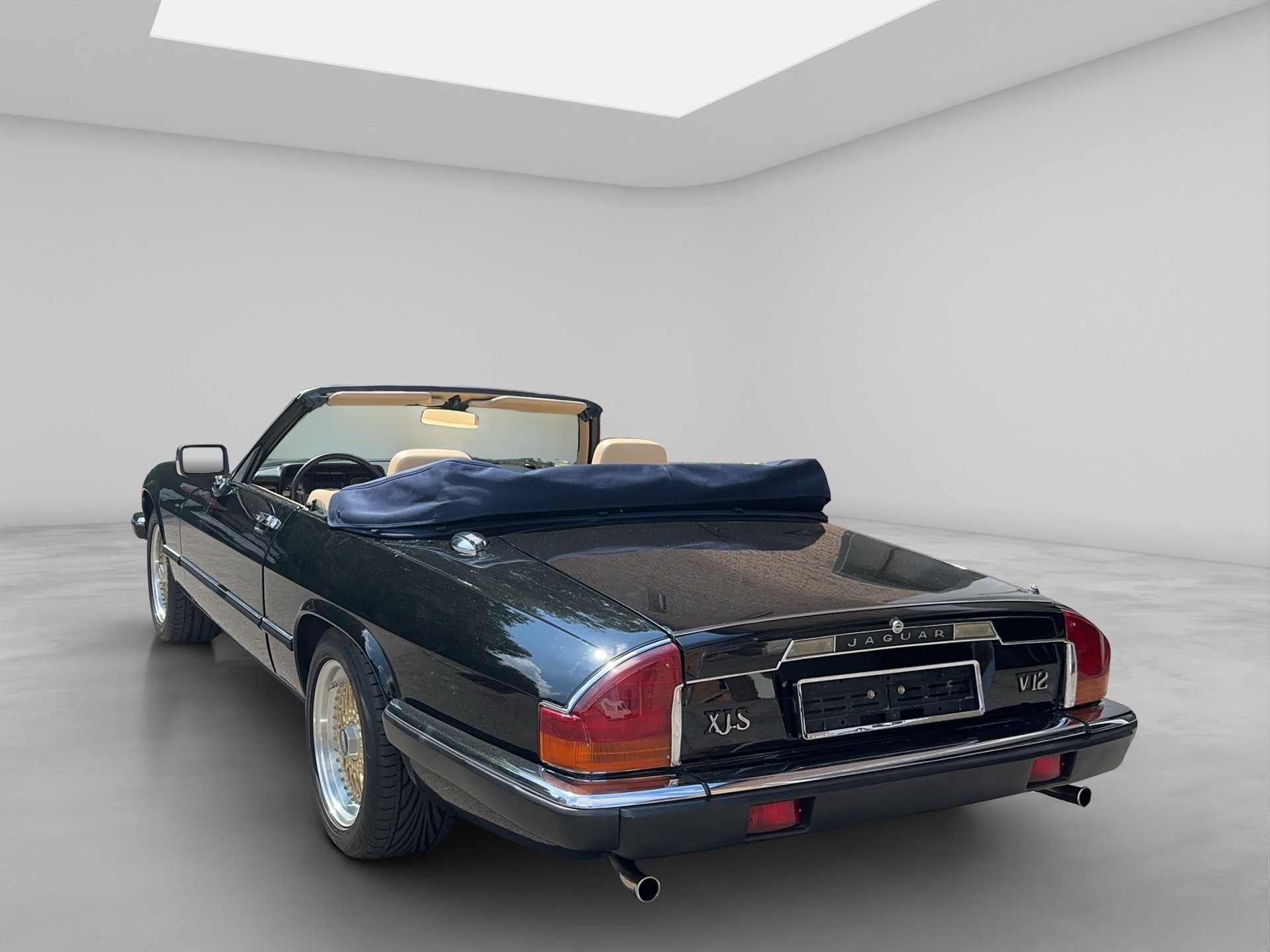 JAGUAR XJ12 5.3 Sovereign-showroom-element-3