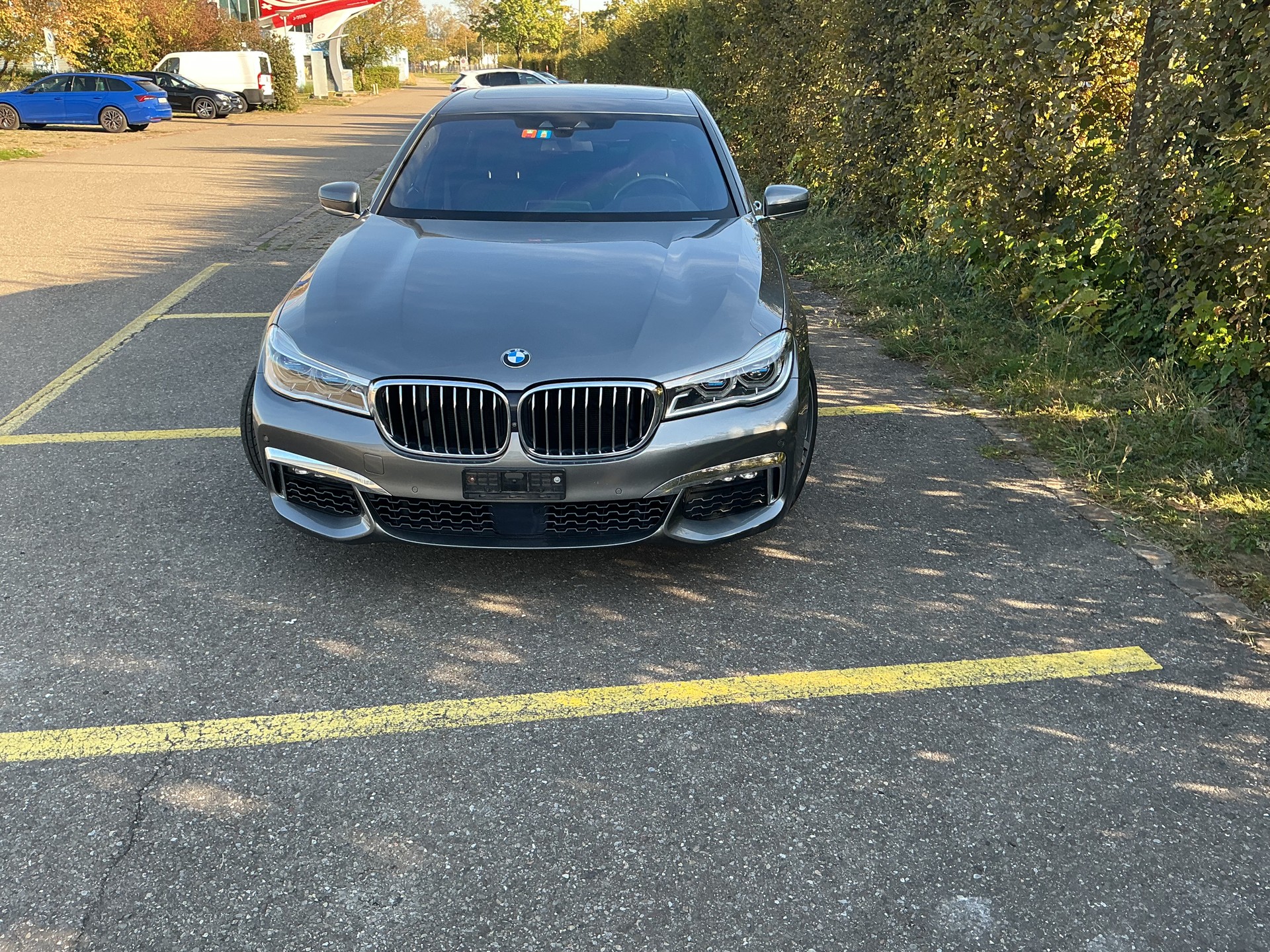 BMW 750i xDrive 578 ps M Sportgetriebe Vollausstattung-image-3