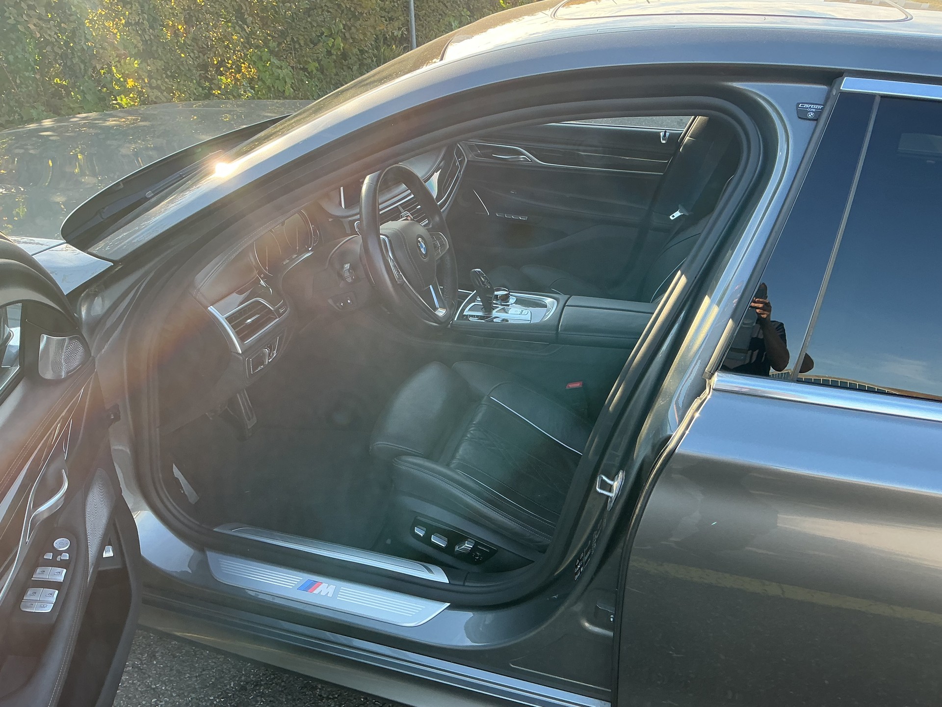BMW 750i xDrive 578 ps M Sportgetriebe Vollausstattung-image-14
