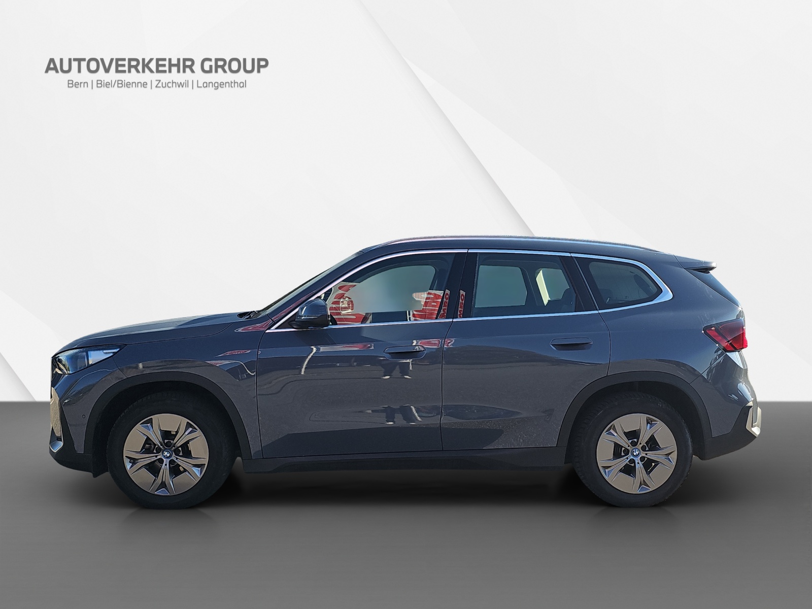 BMW iX1 xDrive 30-showroom-element-2