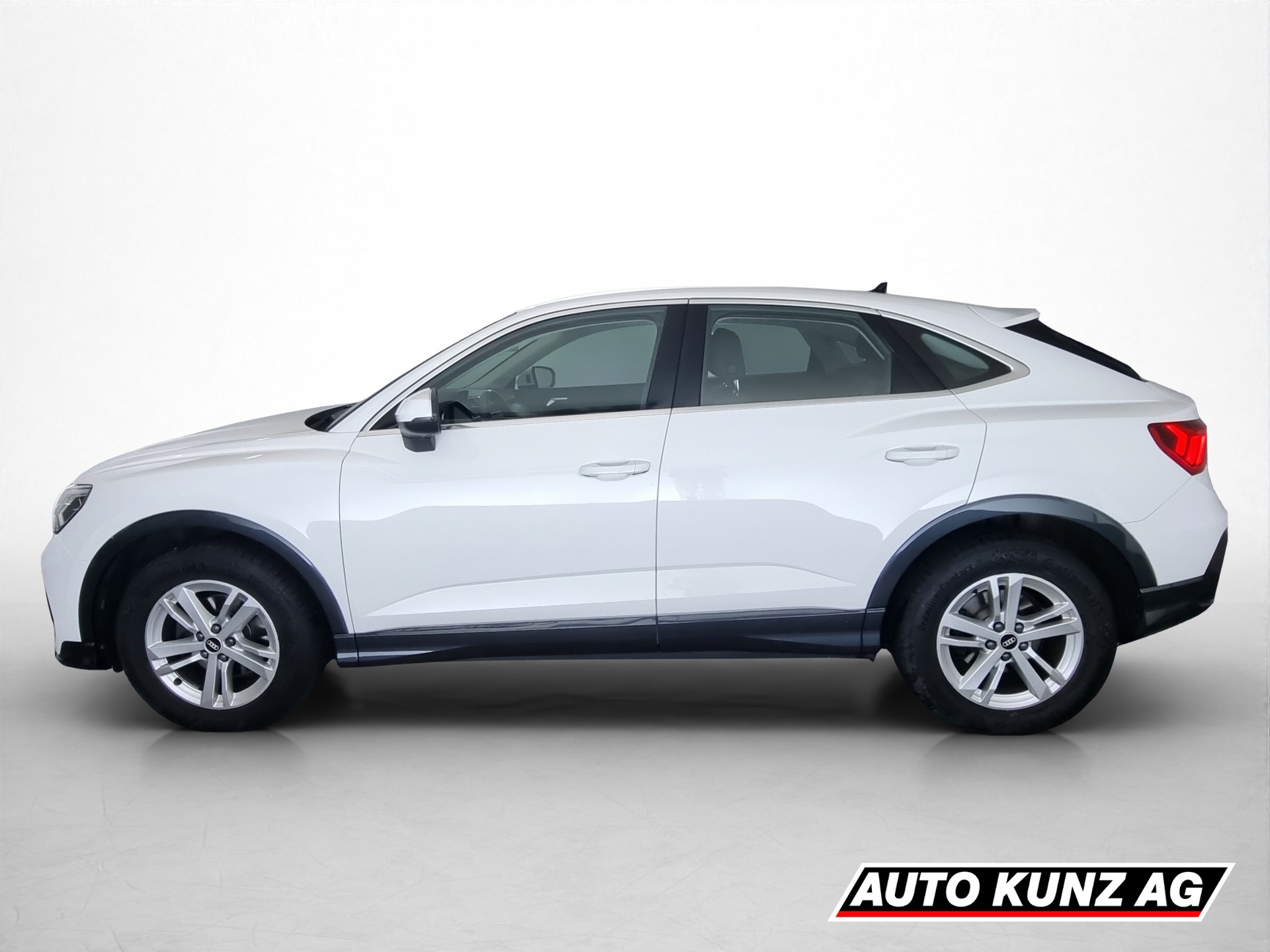 AUDI Q3 Sportback 2.0 35 TDI quattro S-Tronic-showroom-element-2