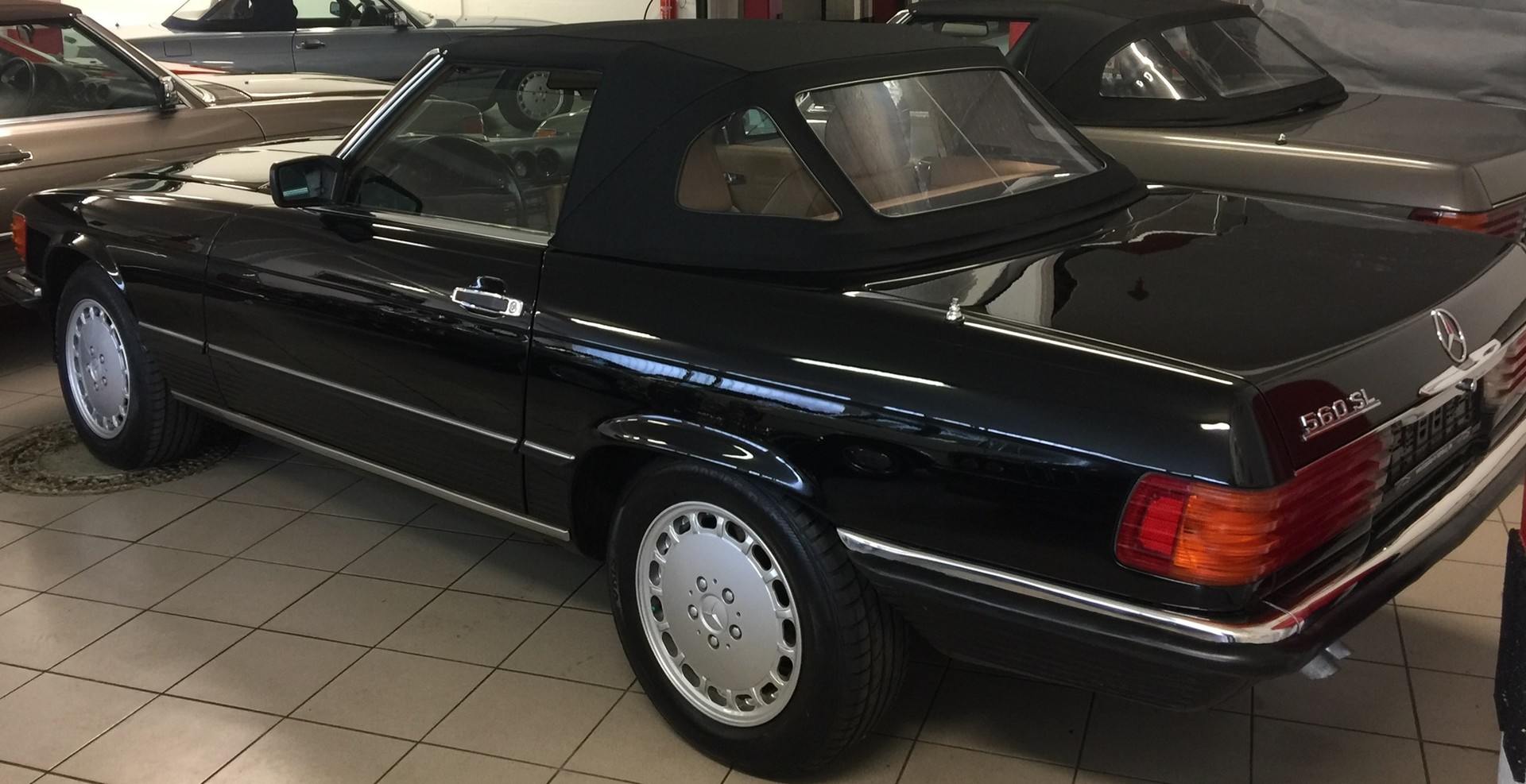 MERCEDES-BENZ 560 SL-image-3