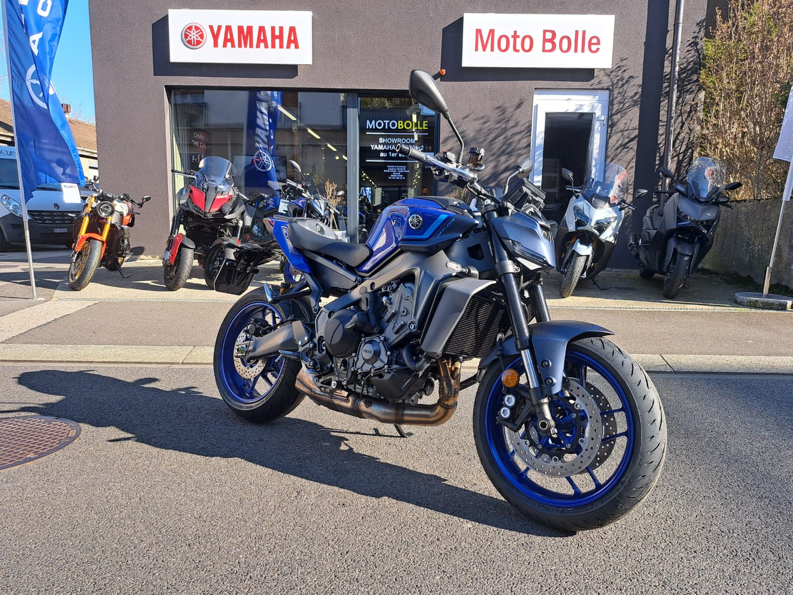 YAMAHA MT-09-showroom-element-1