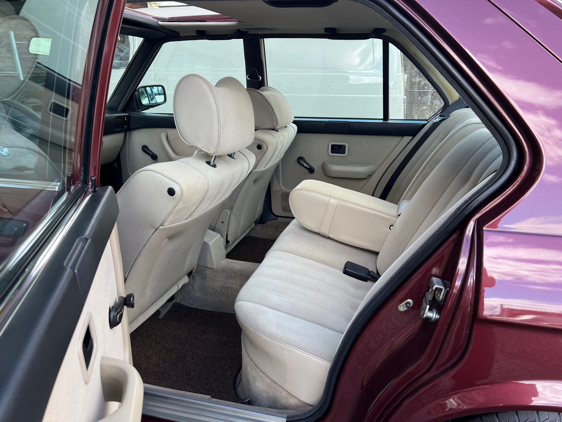BMW 528i VETERAN-image-11