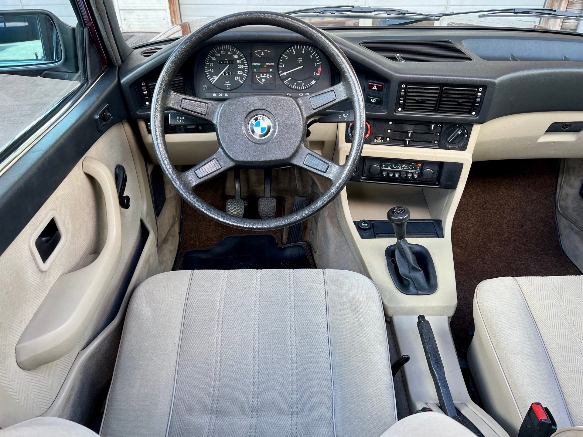 BMW 528i VETERAN-image-12