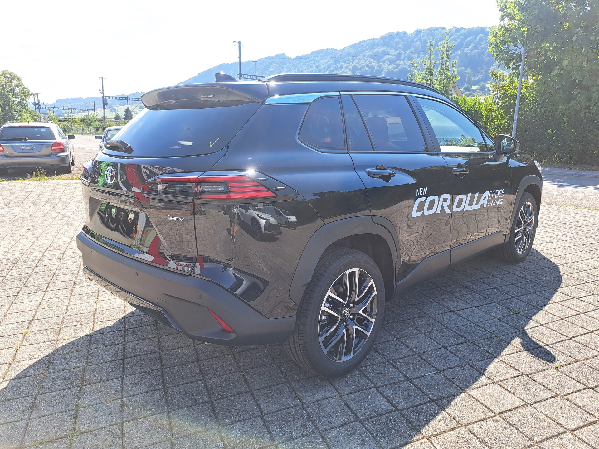 TOYOTA Corolla Cross 2.0 Premium e-CVT AWD-image-8