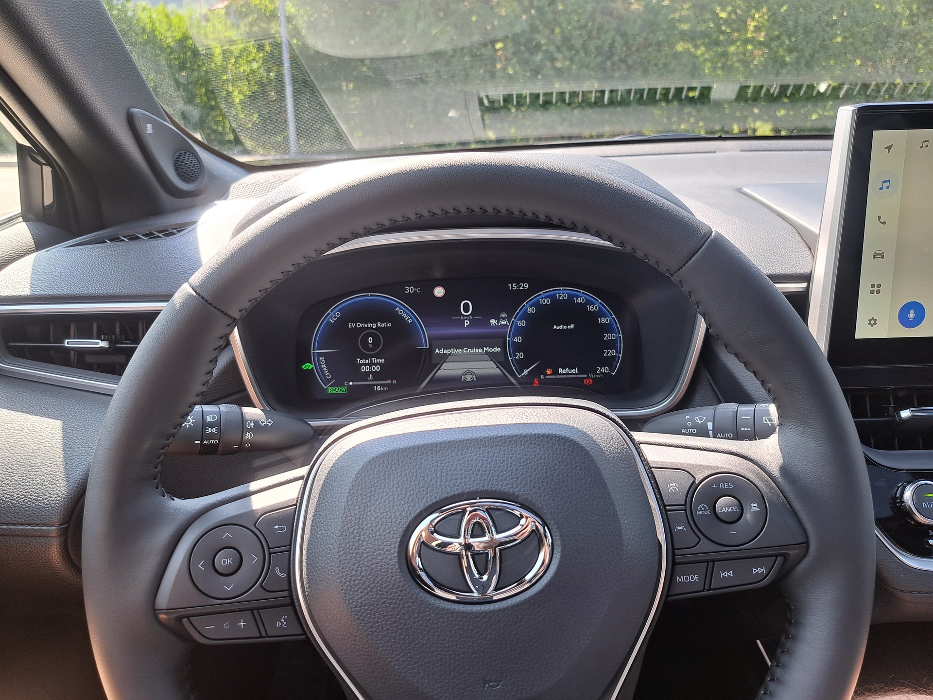 TOYOTA Corolla Cross 2.0 Premium e-CVT AWD-image-12