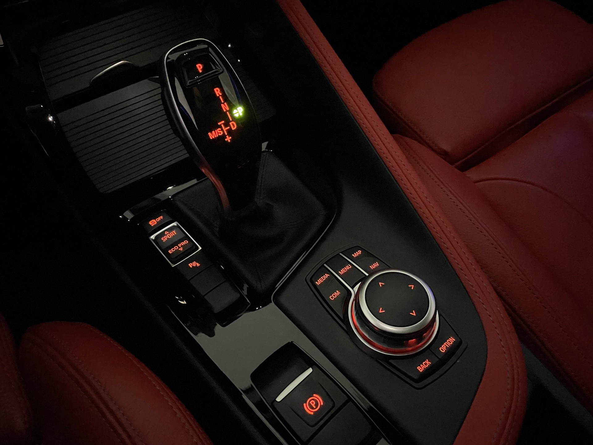 BMW X2 sDrive 18d M Sport X Steptronic * MAGMAROTEM INTERIEUER - M SPORT X PAKET *-image-16