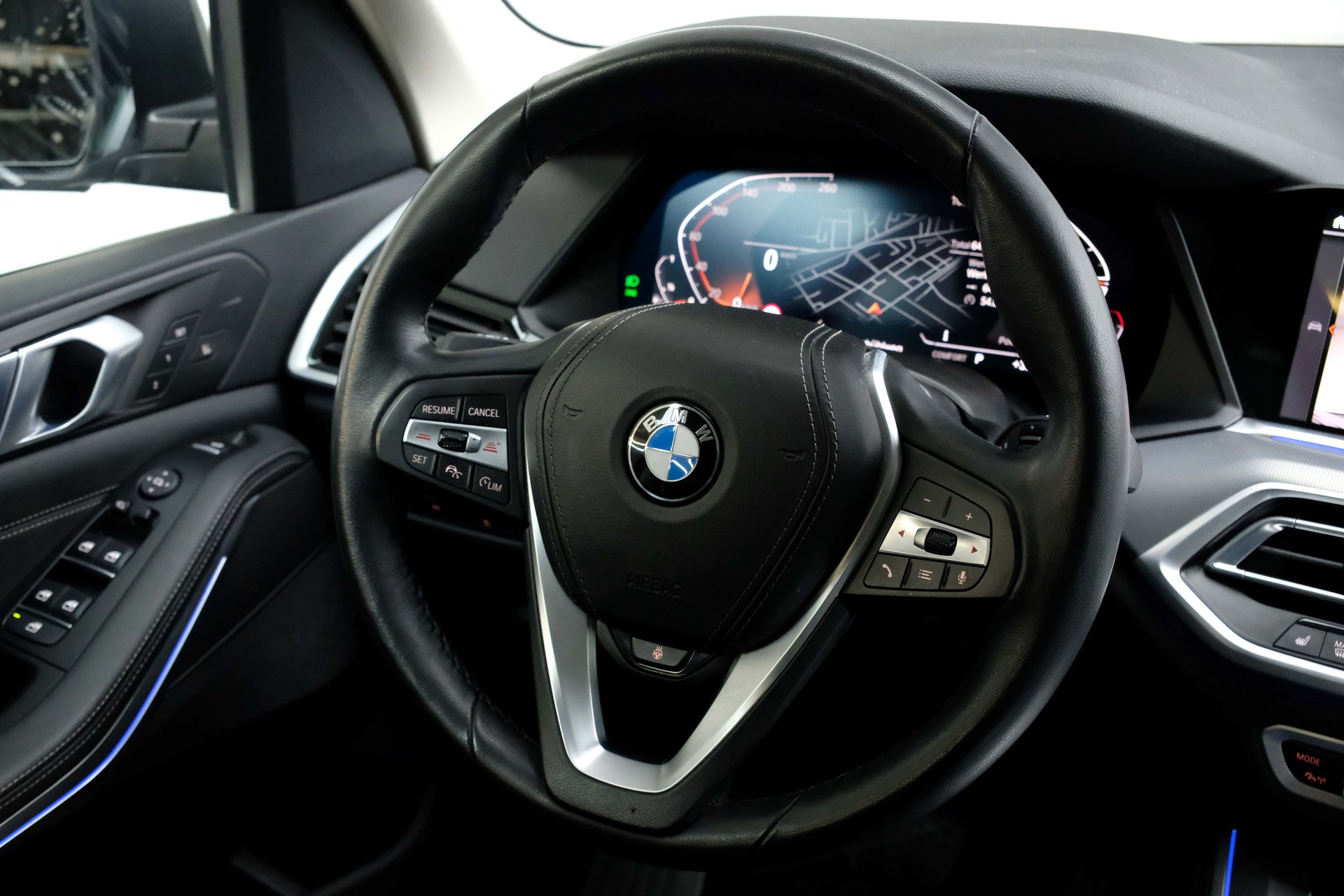 BMW X5 xDrive 48V 40i Steptronic-image-16