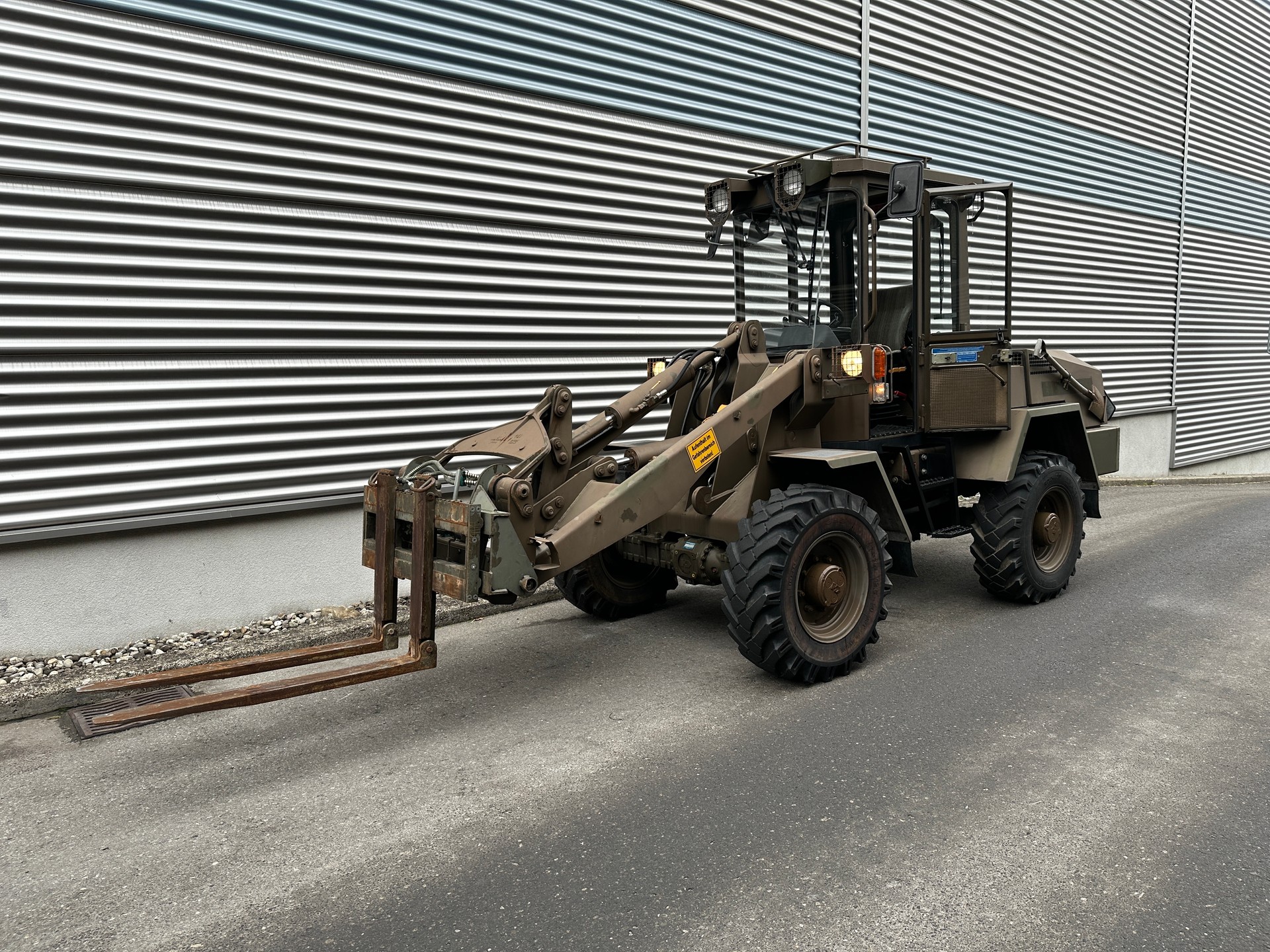 MERCEDES-BENZ LIEBHERR L 508-showroom-element-2
