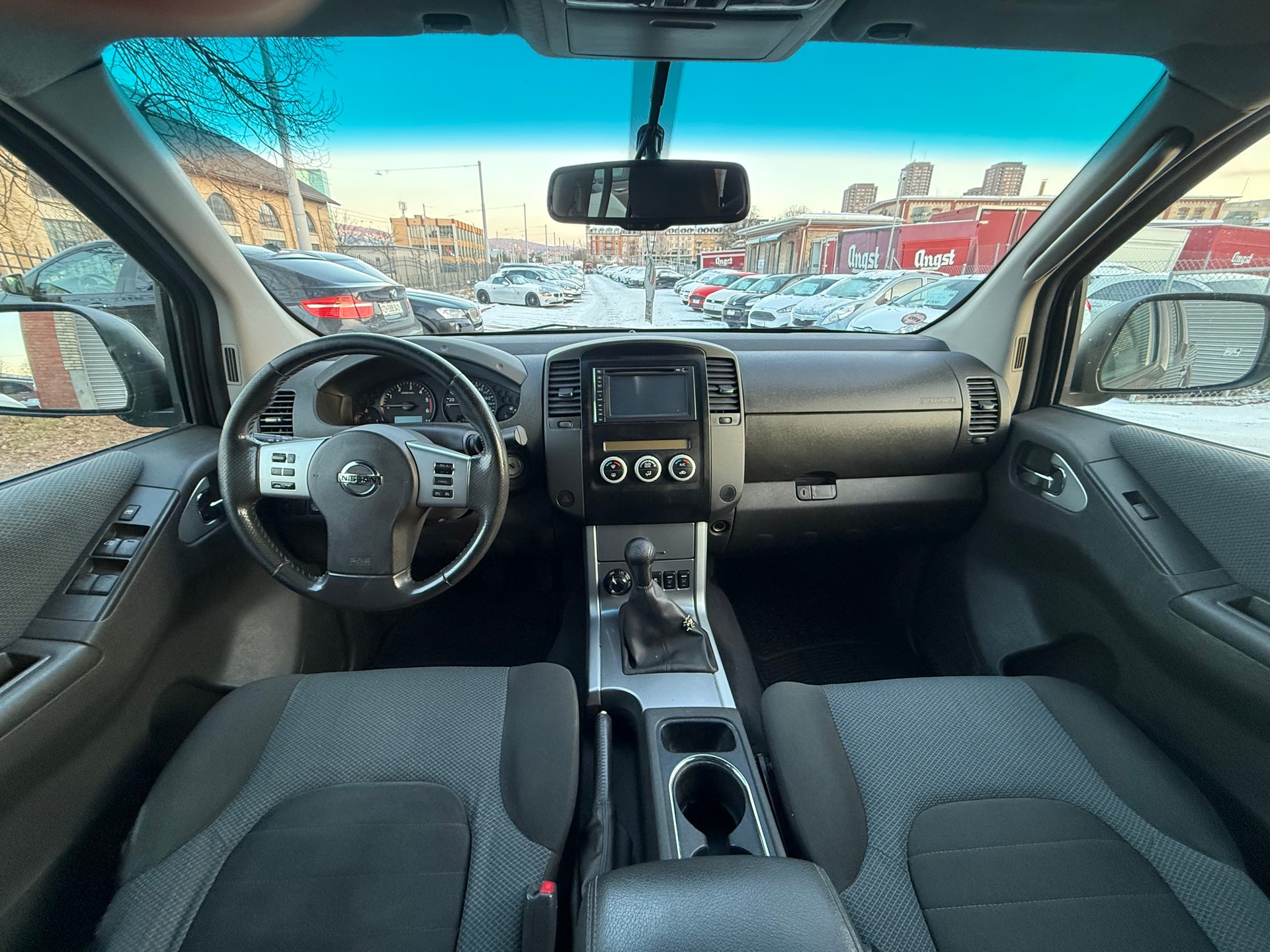 NISSAN Navara Double Cab LE 2.5 dCi 4WD-image-8