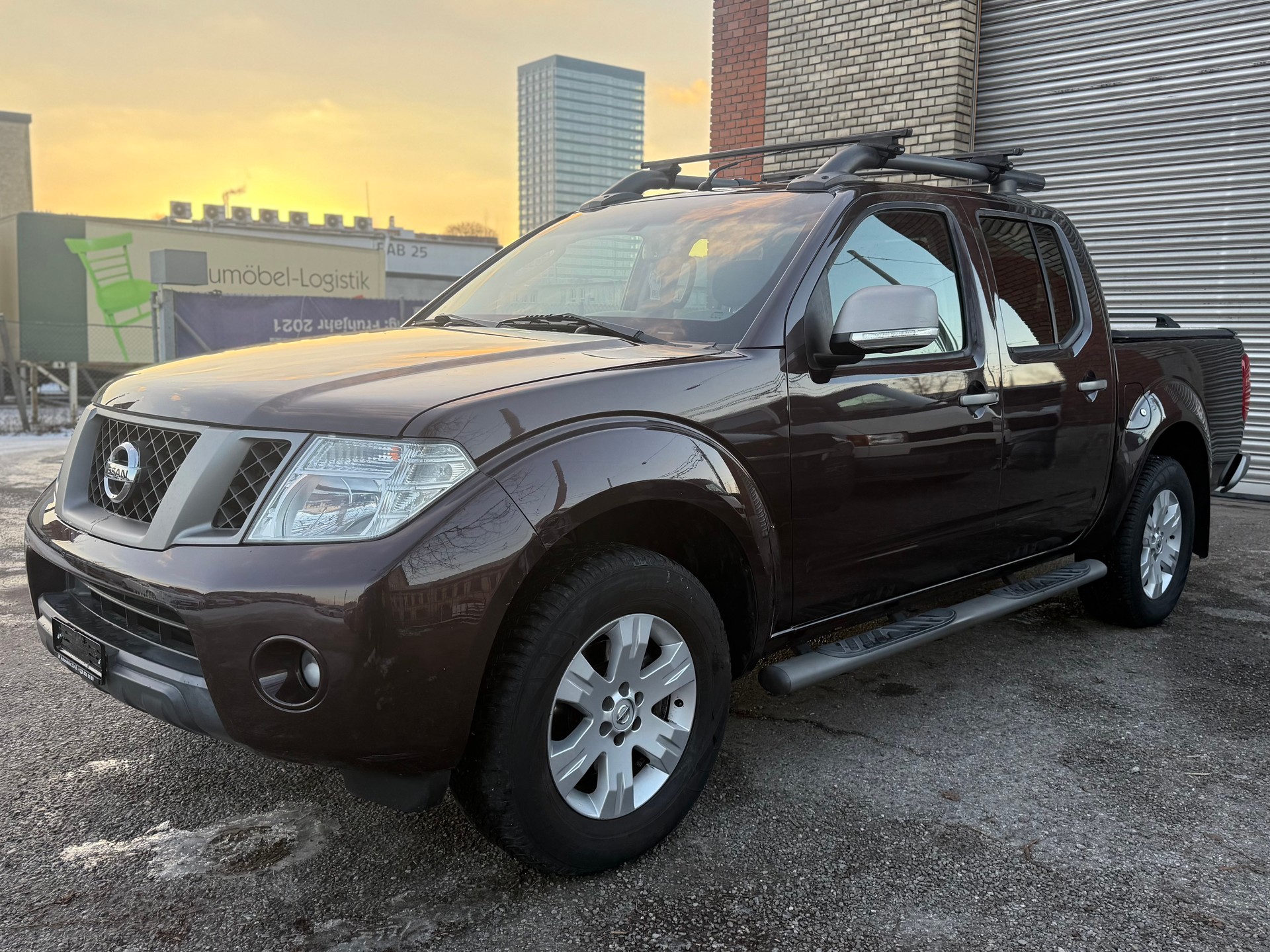 NISSAN Navara Double Cab LE 2.5 dCi 4WD-image-2