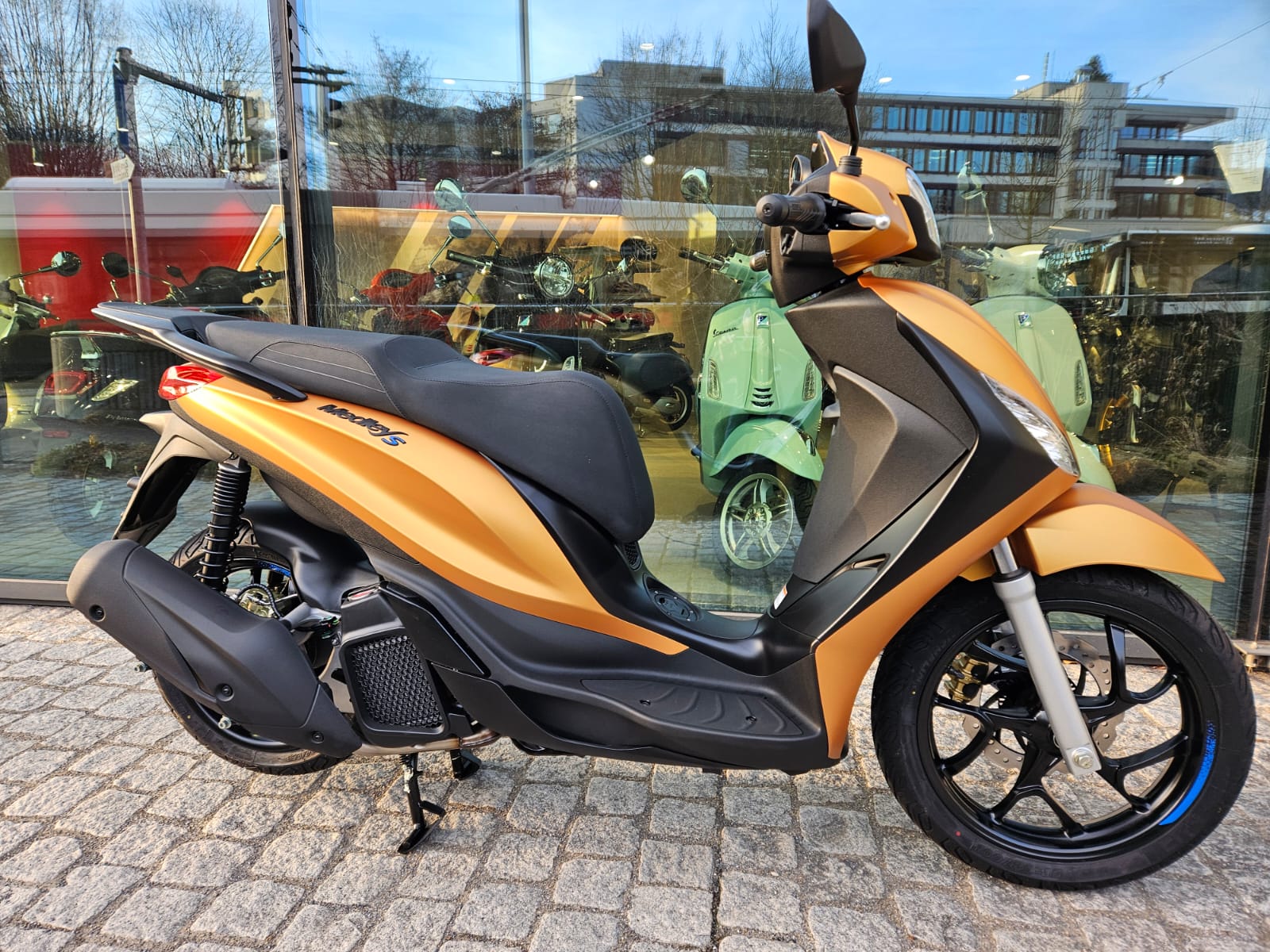 PIAGGIO Medley 125 Sport E5+-image-1