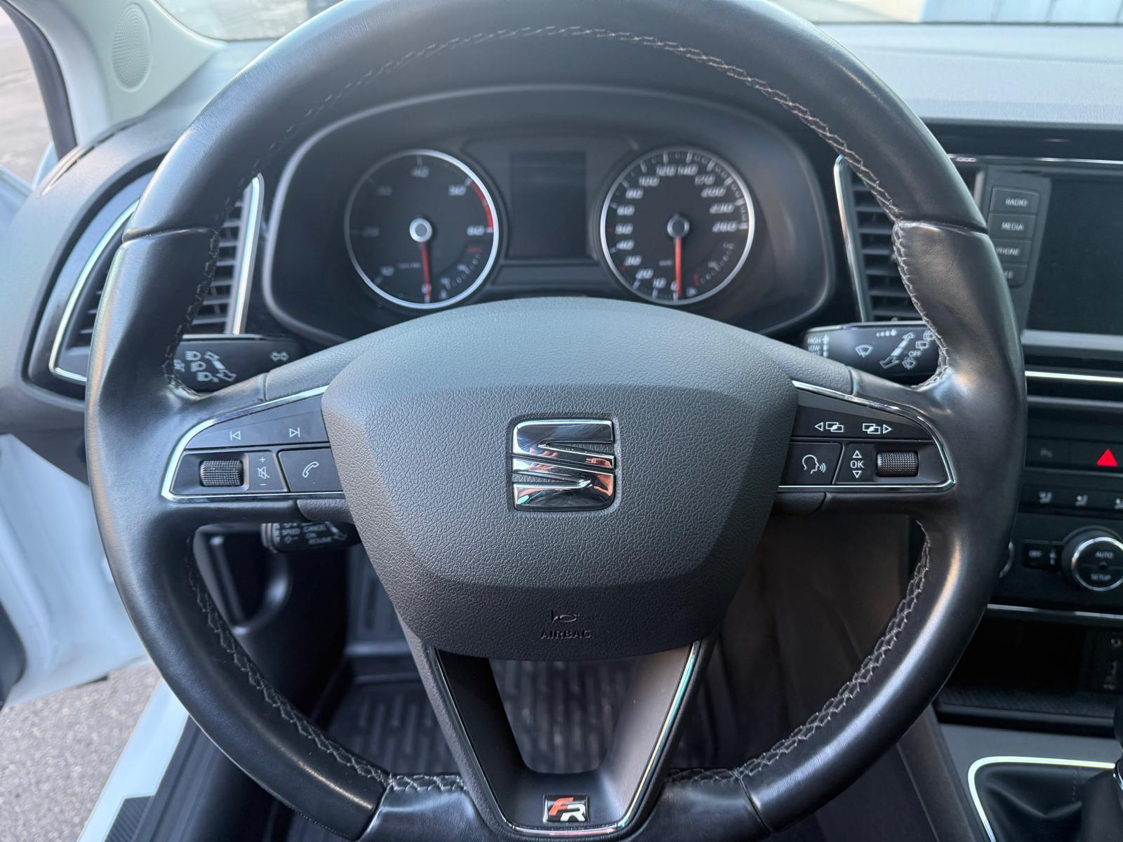 SEAT Leon ST 2.0 TDI Style 4Drive-image-13