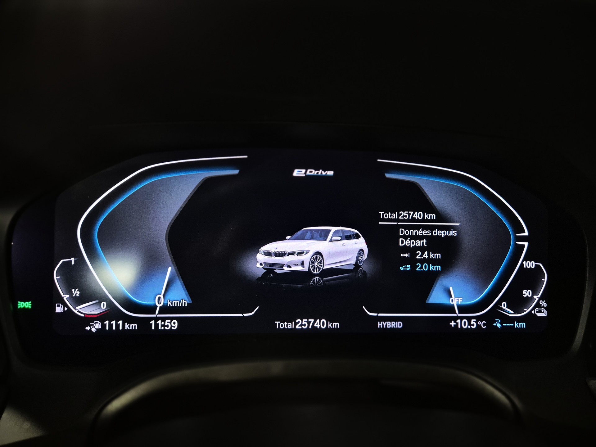 BMW 330e Touring Steptronic-image-12