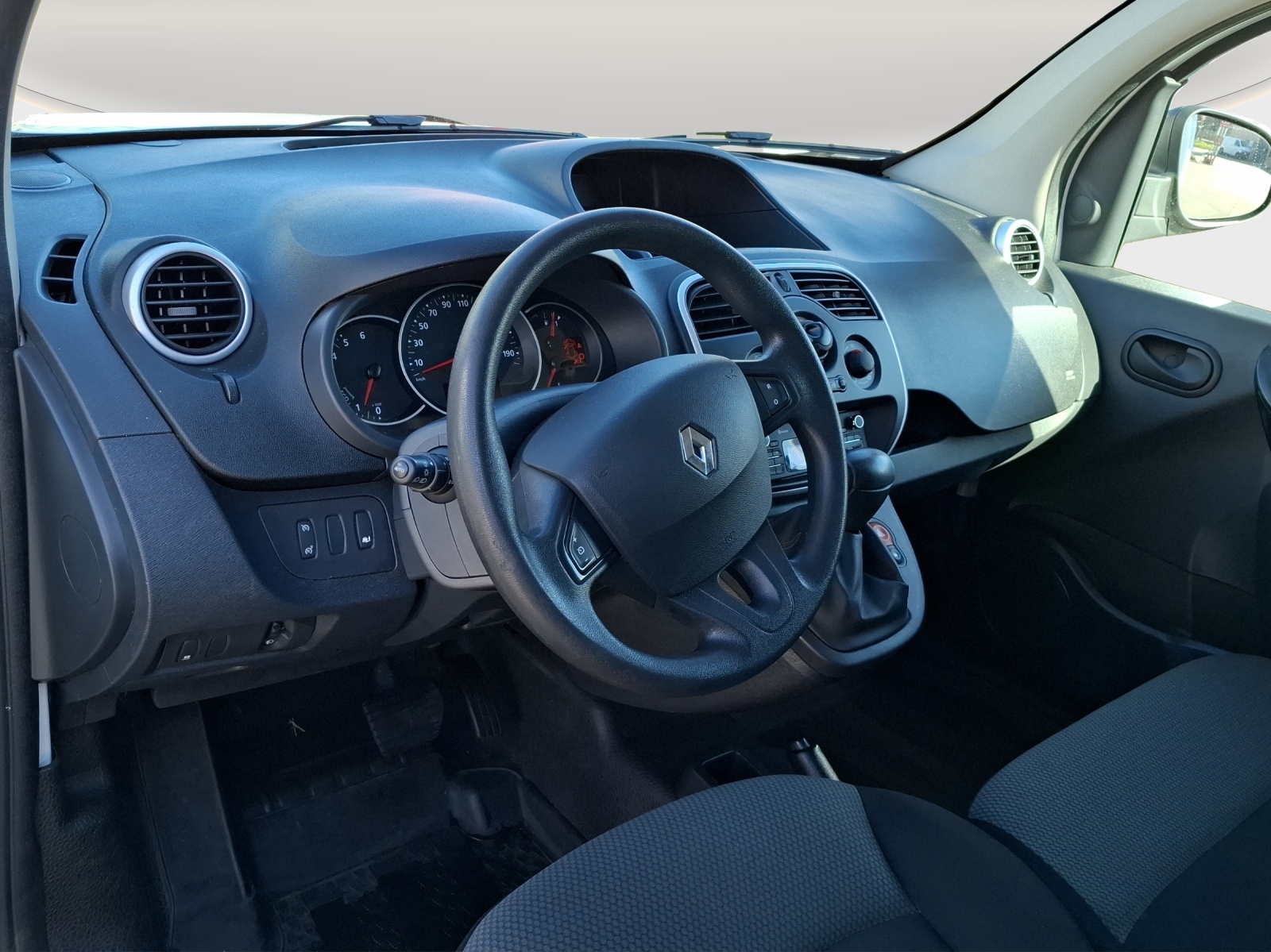 RENAULT Kangoo Medium dCi 90 EDC Business A // Grosse Service +Zahnriemen ersetzt mit 77148 km 2025-image-13
