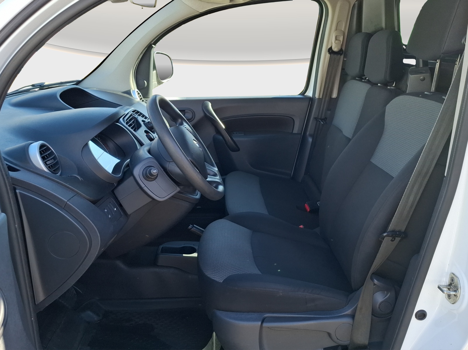 RENAULT Kangoo Medium dCi 90 EDC Business A // Grosse Service +Zahnriemen ersetzt mit 77148 km 2025-image-8