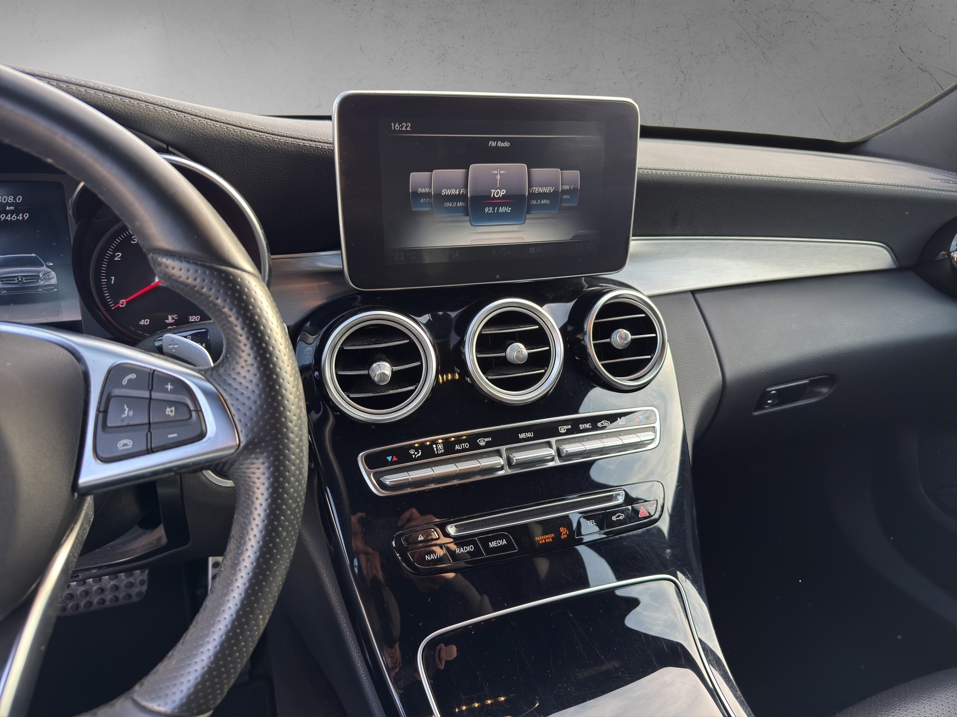 MERCEDES-BENZ C 400 AMG Line 4Matic 7G-Tronic-image-7