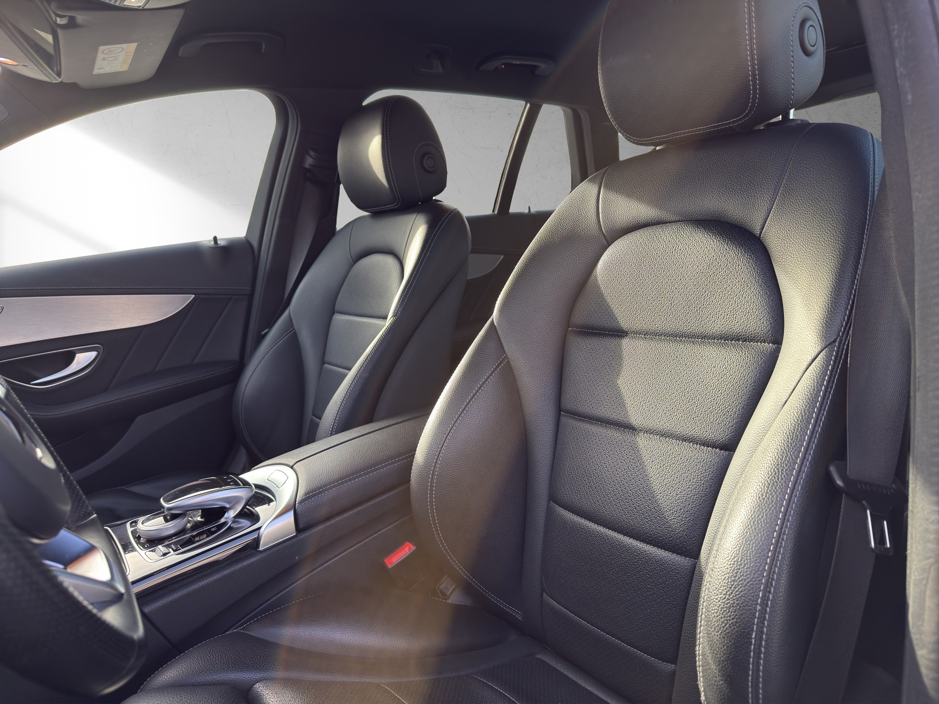 MERCEDES-BENZ C 400 AMG Line 4Matic 7G-Tronic-image-6