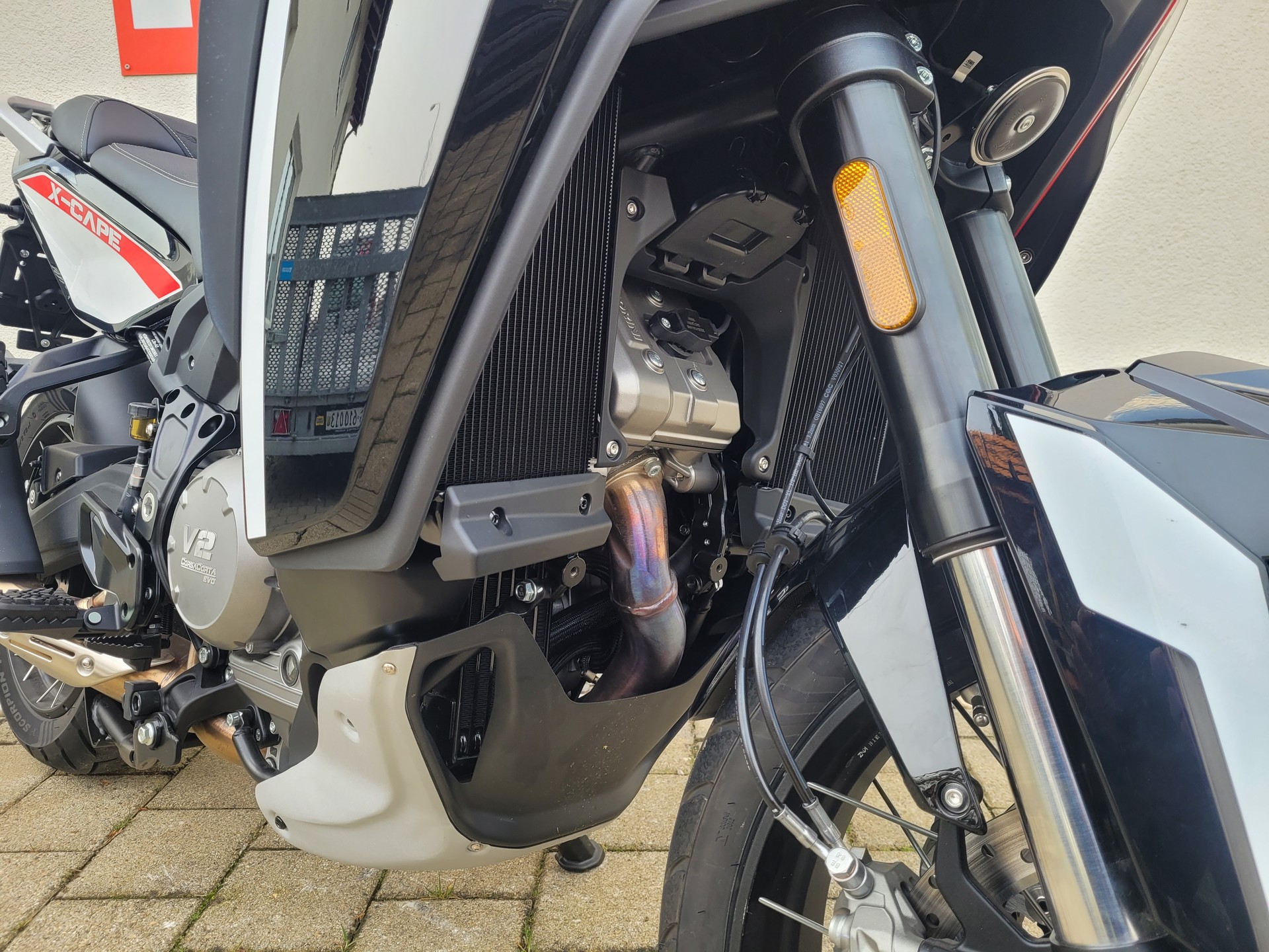 MOTO MORINI X-Cape 1200-image-5