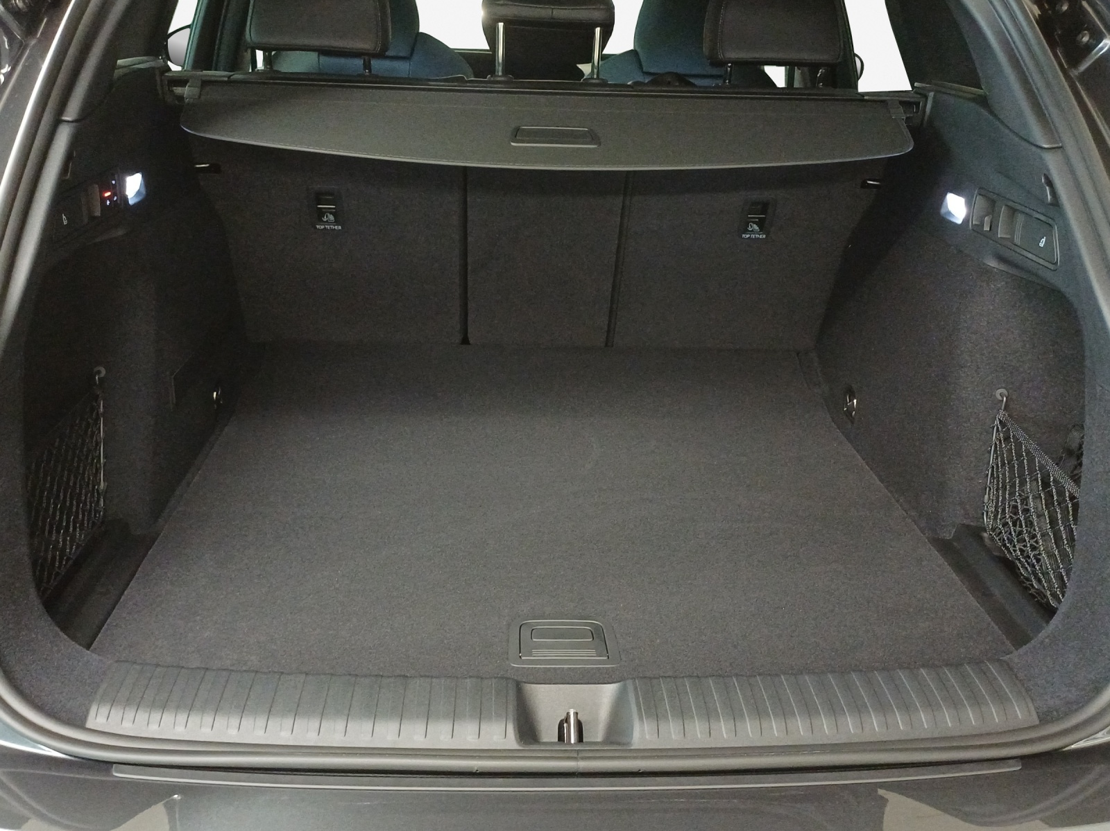 AUDI Q6 e-tron quattro-image-12
