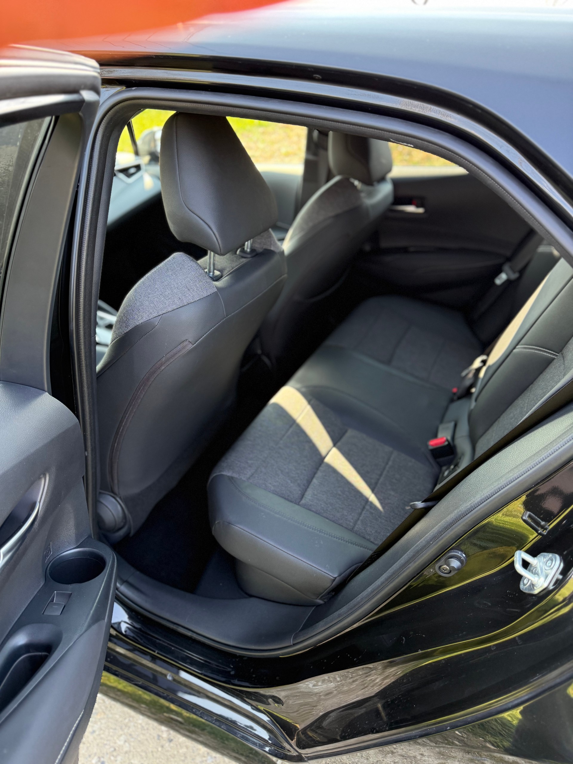 TOYOTA Corolla 2.0 HSD GR-S e-CVT-image-8