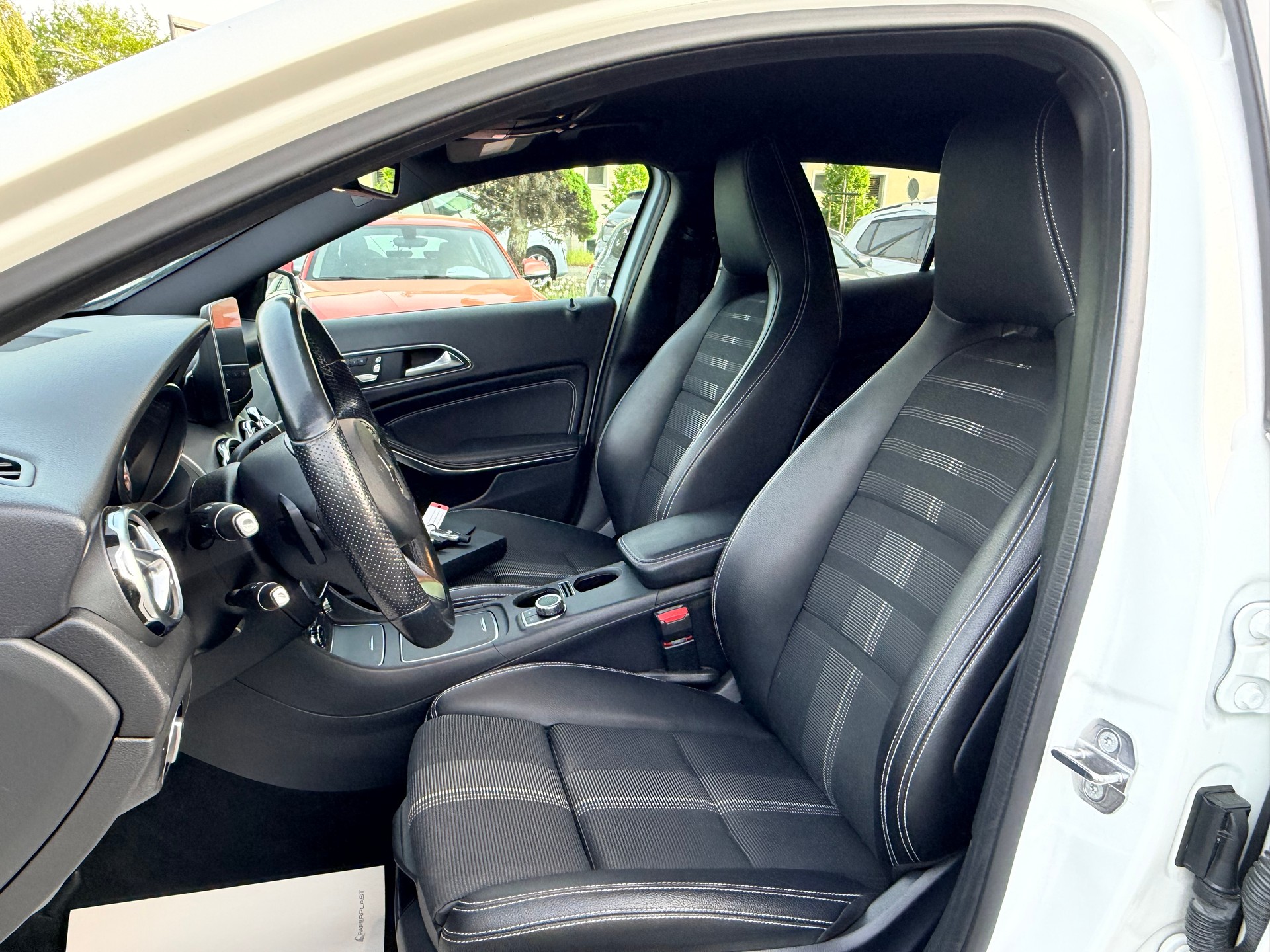 MERCEDES-BENZ GLA 200 Night Star 7G-DCT-image-14