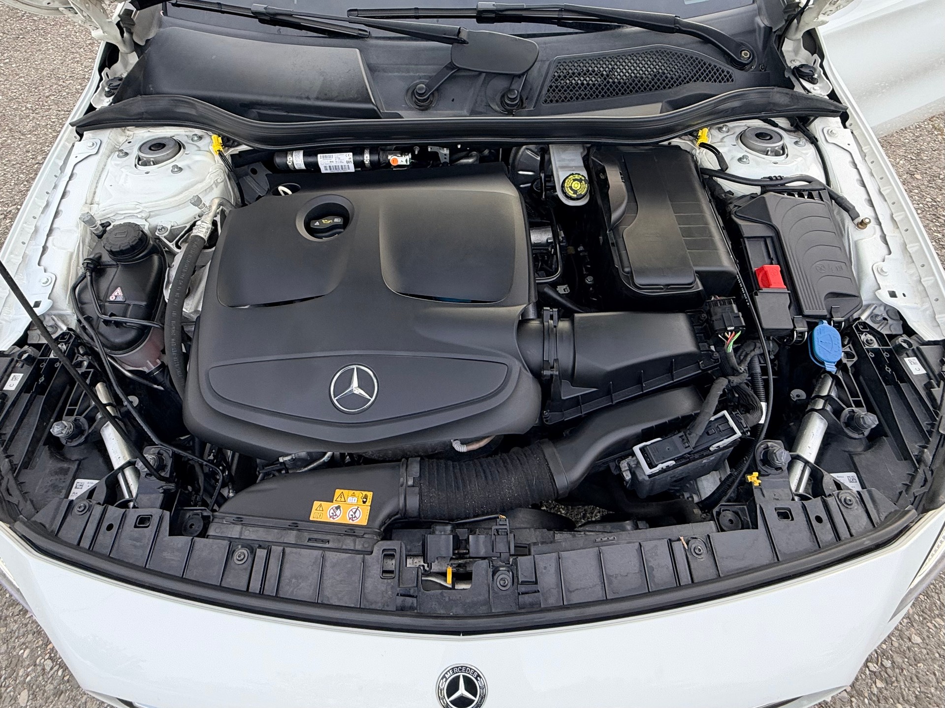 MERCEDES-BENZ GLA 200 Night Star 7G-DCT-image-21
