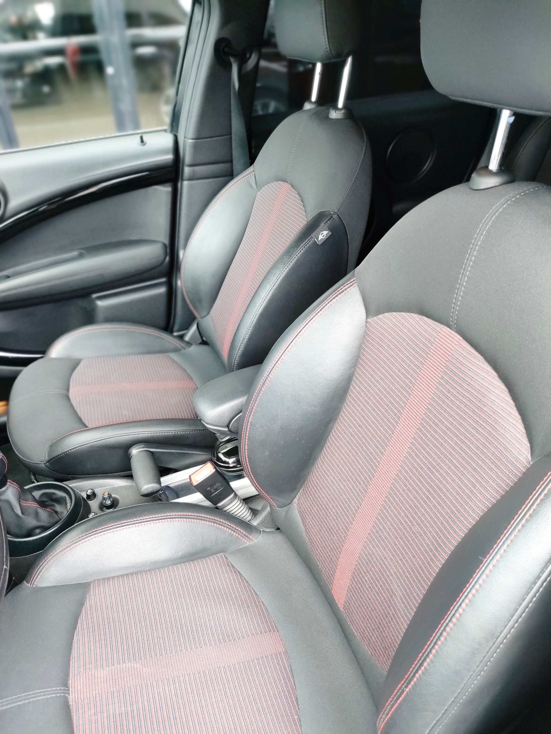 MINI Countryman Cooper D ALL4-image-9