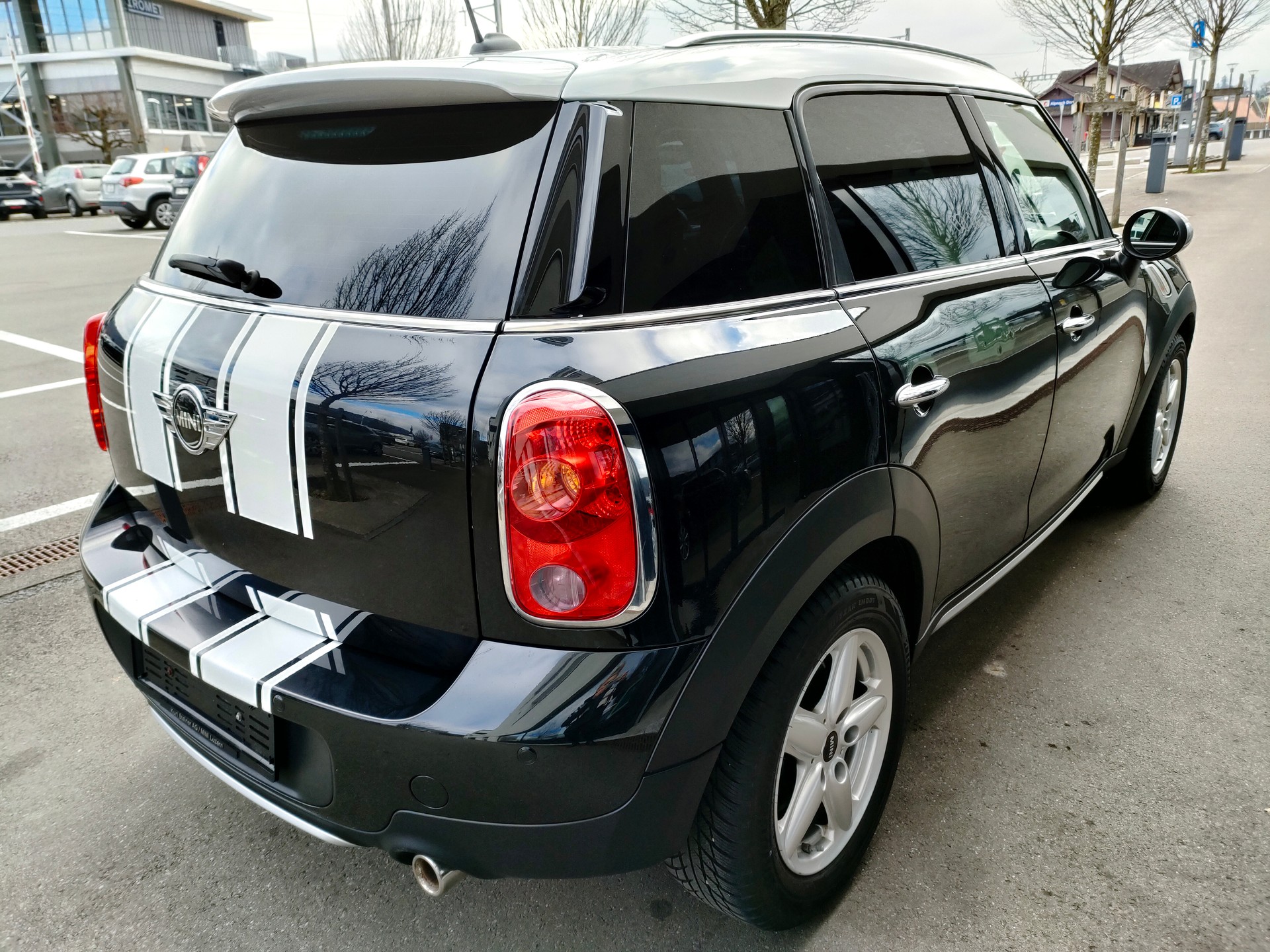 MINI Countryman Cooper D ALL4-image-3
