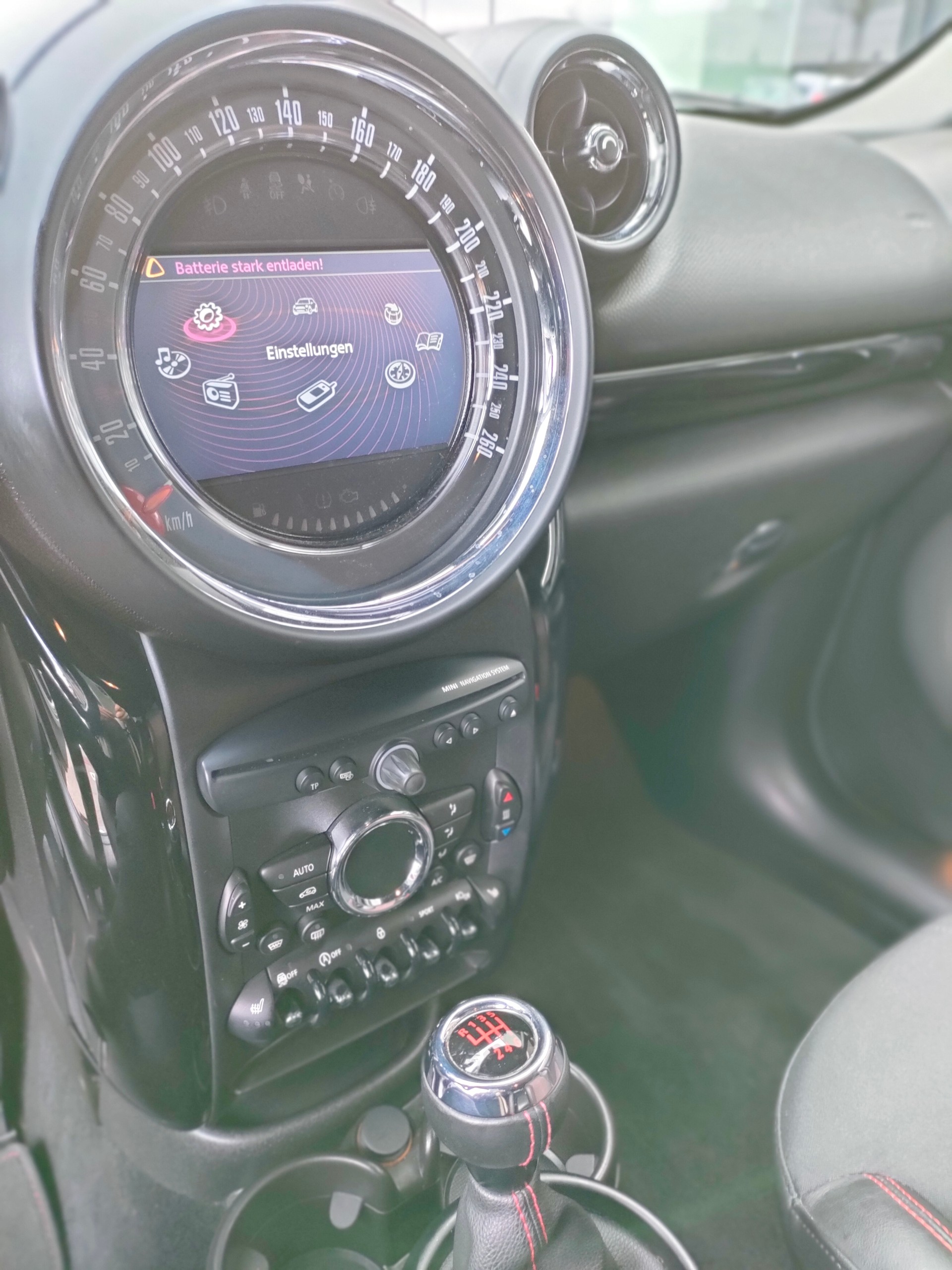 MINI Countryman Cooper D ALL4-image-6