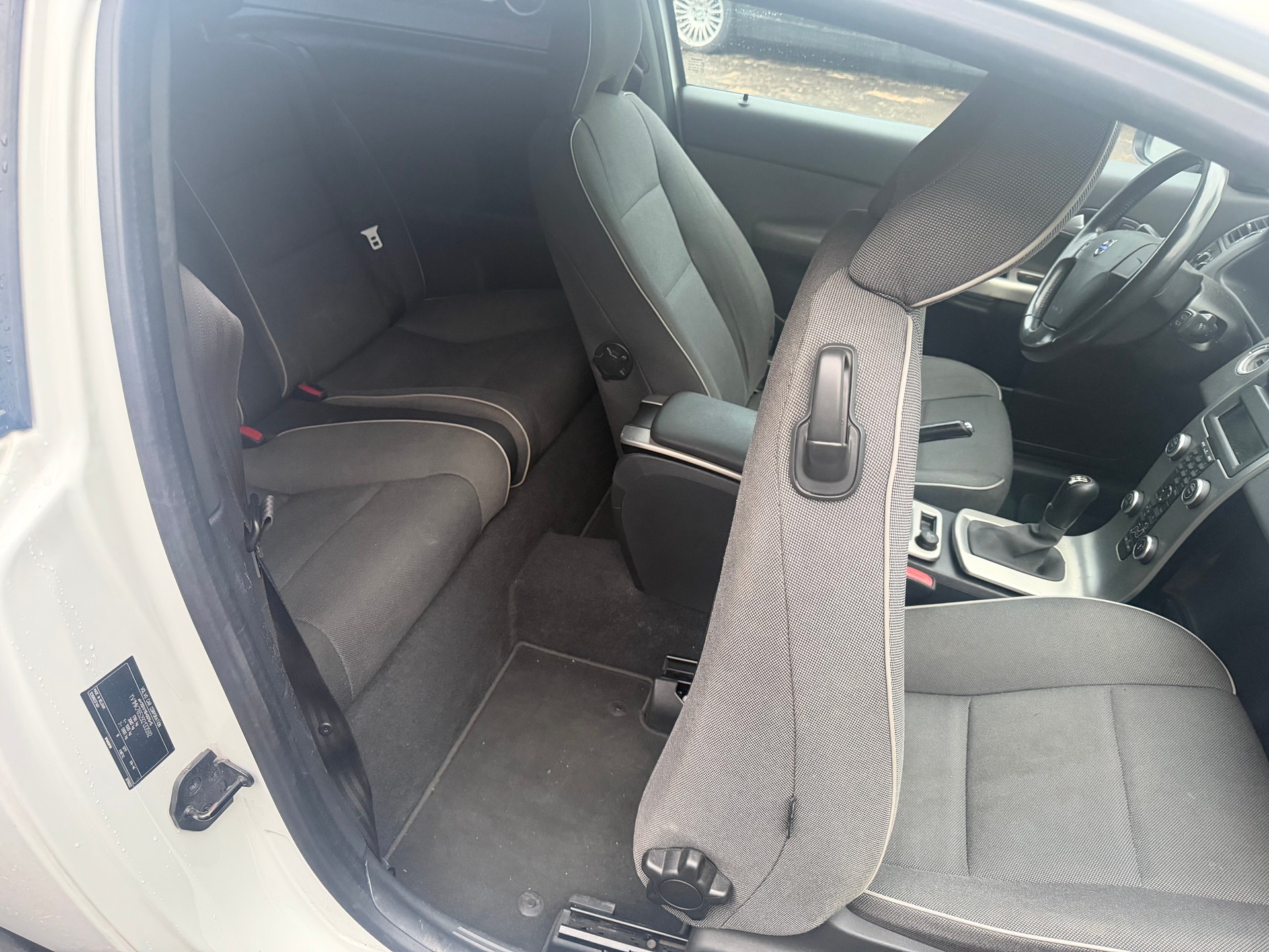 VOLVO C30 1.6D Kinetic-image-5