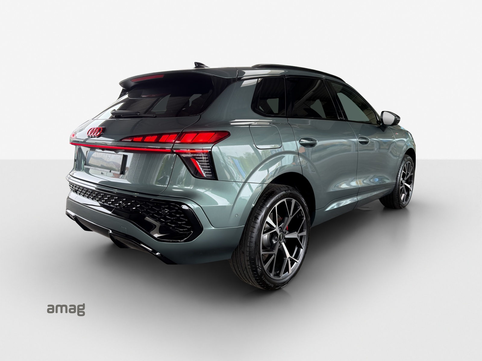 AUDI Q3 SUV 110 kW TFSI S tronic-image-4