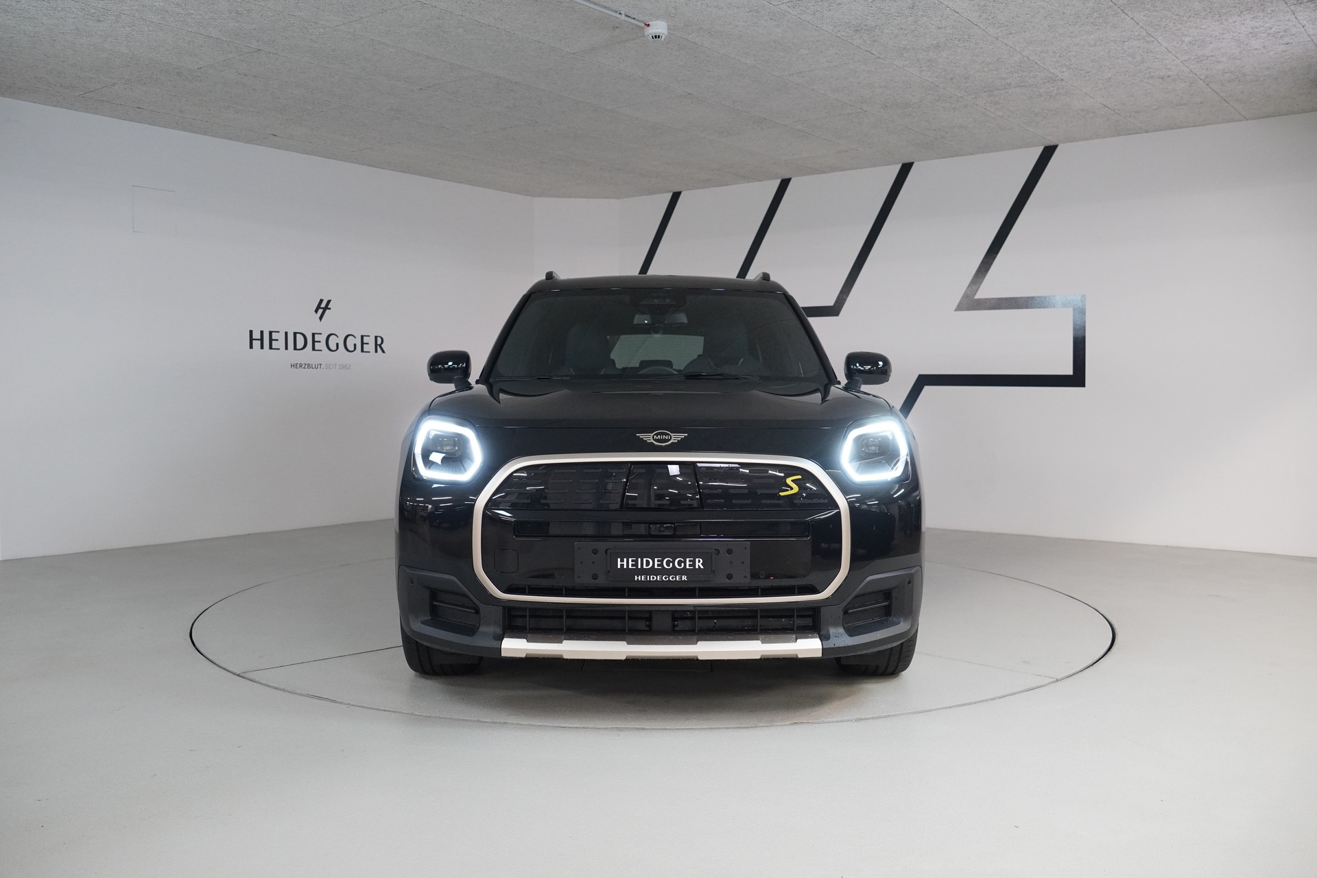 MINI Countryman SE ALL 4-showroom-element-2