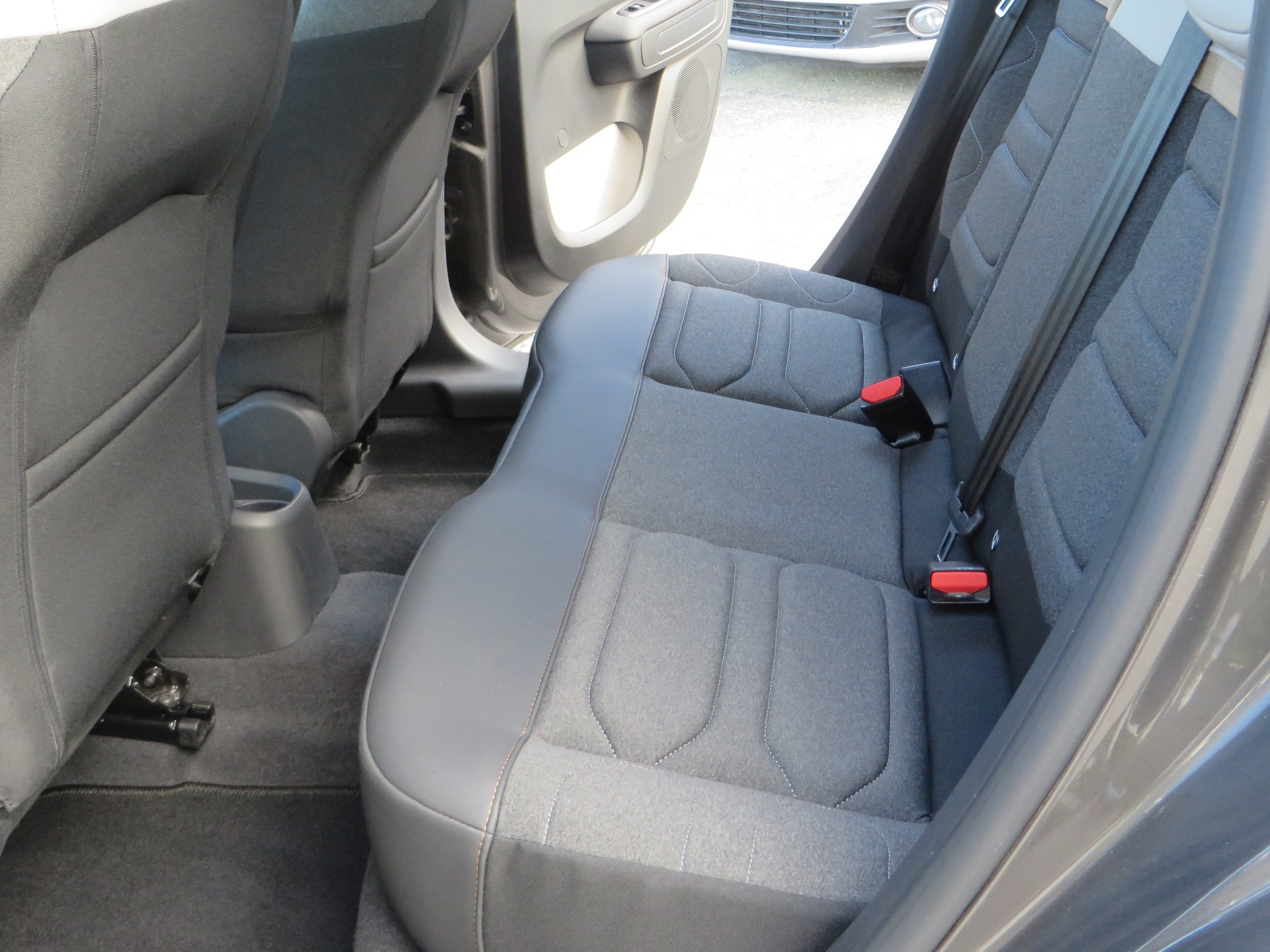 CITROEN C3 1.2i PureTech Shine-image-4
