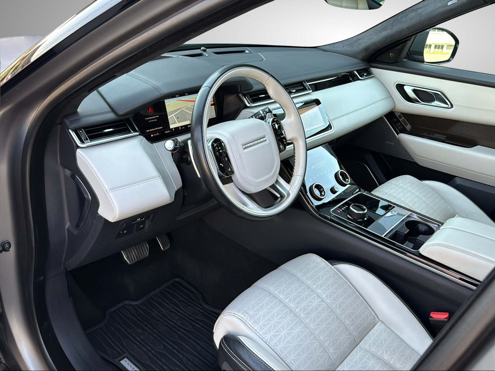 LAND ROVER Range Rover Velar P 380 First Edition Automatic-image-16