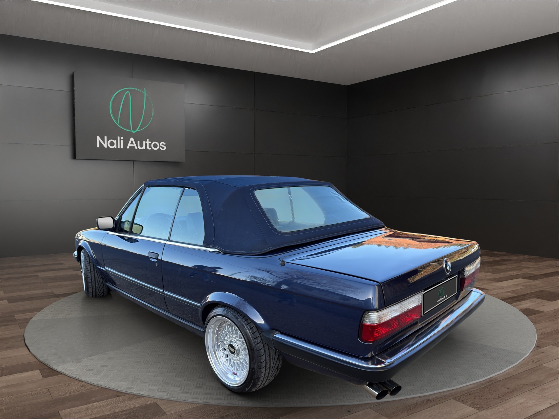 BMW 325i Cabrio-image-10