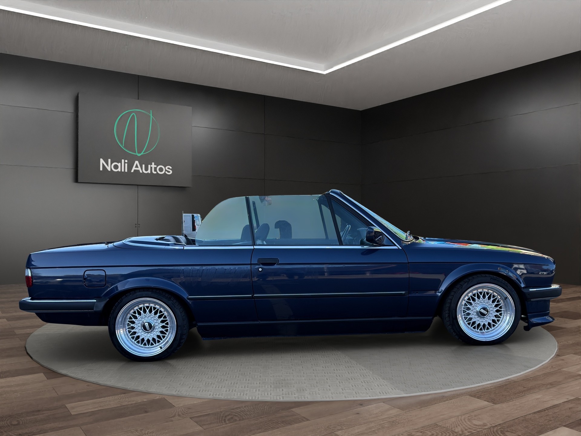 BMW 325i Cabrio-image-4