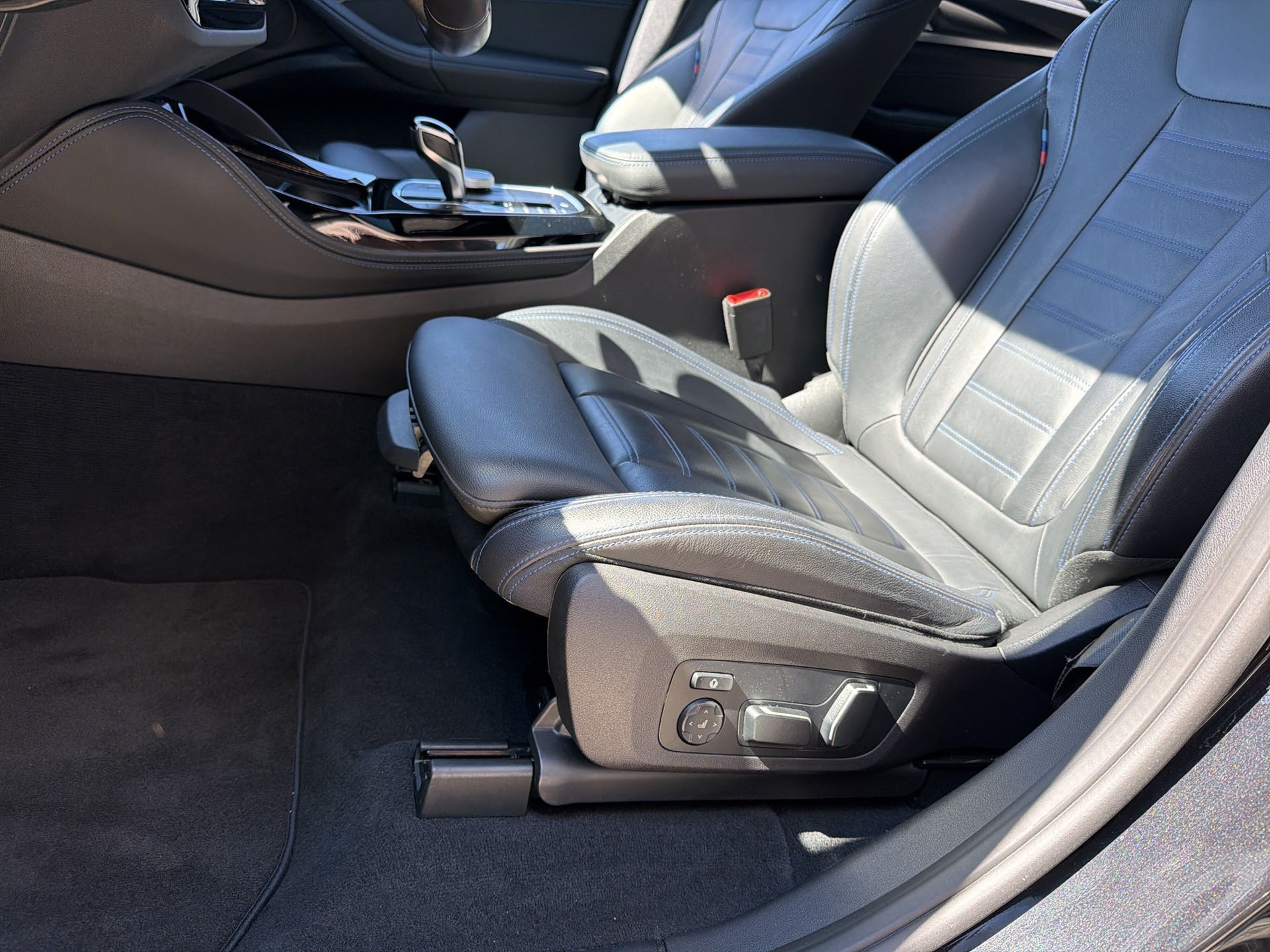 BMW X4 xDrive 48V 30d M Sport Steptronic-image-17