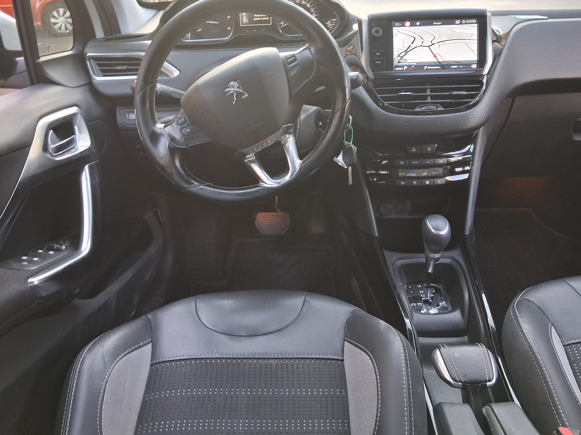 PEUGEOT 2008 1.5 BlueHDi Allure EAT-image-7