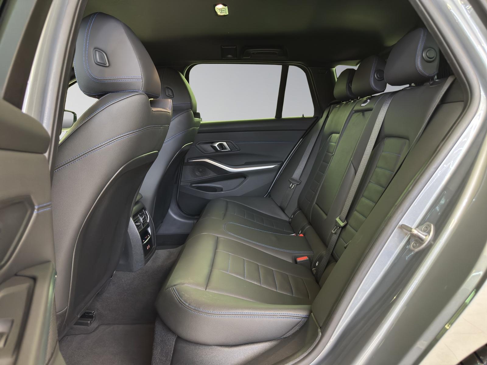 BMW 330d xDrive M-SportPaket-image-16